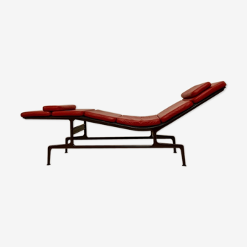 Soft Pad ES 106 par Charles et Ray Eames