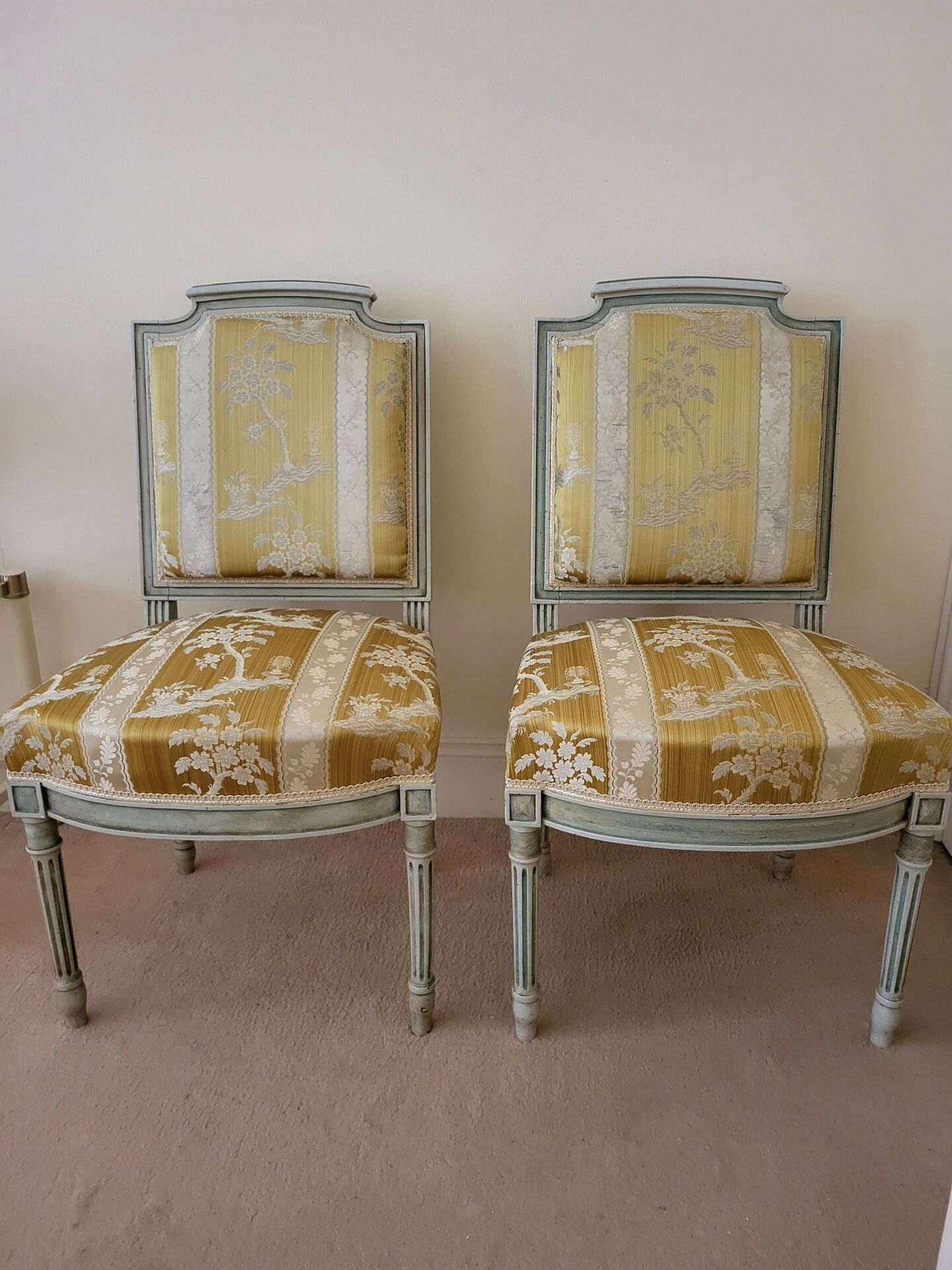 2 chaises style Louis XVI