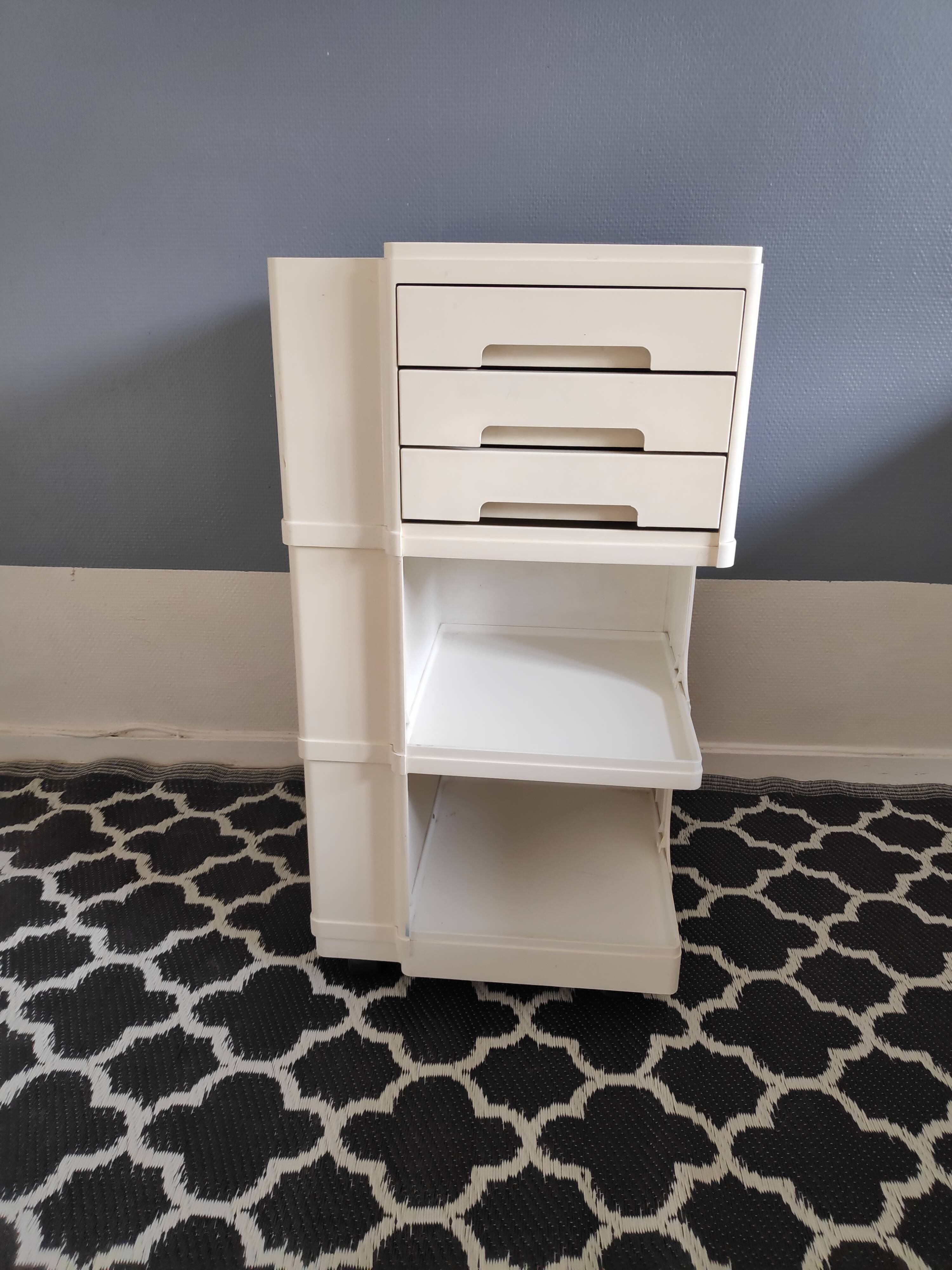 Rolling side table Giovanni Pelis for Stile Neolt from the 1960s