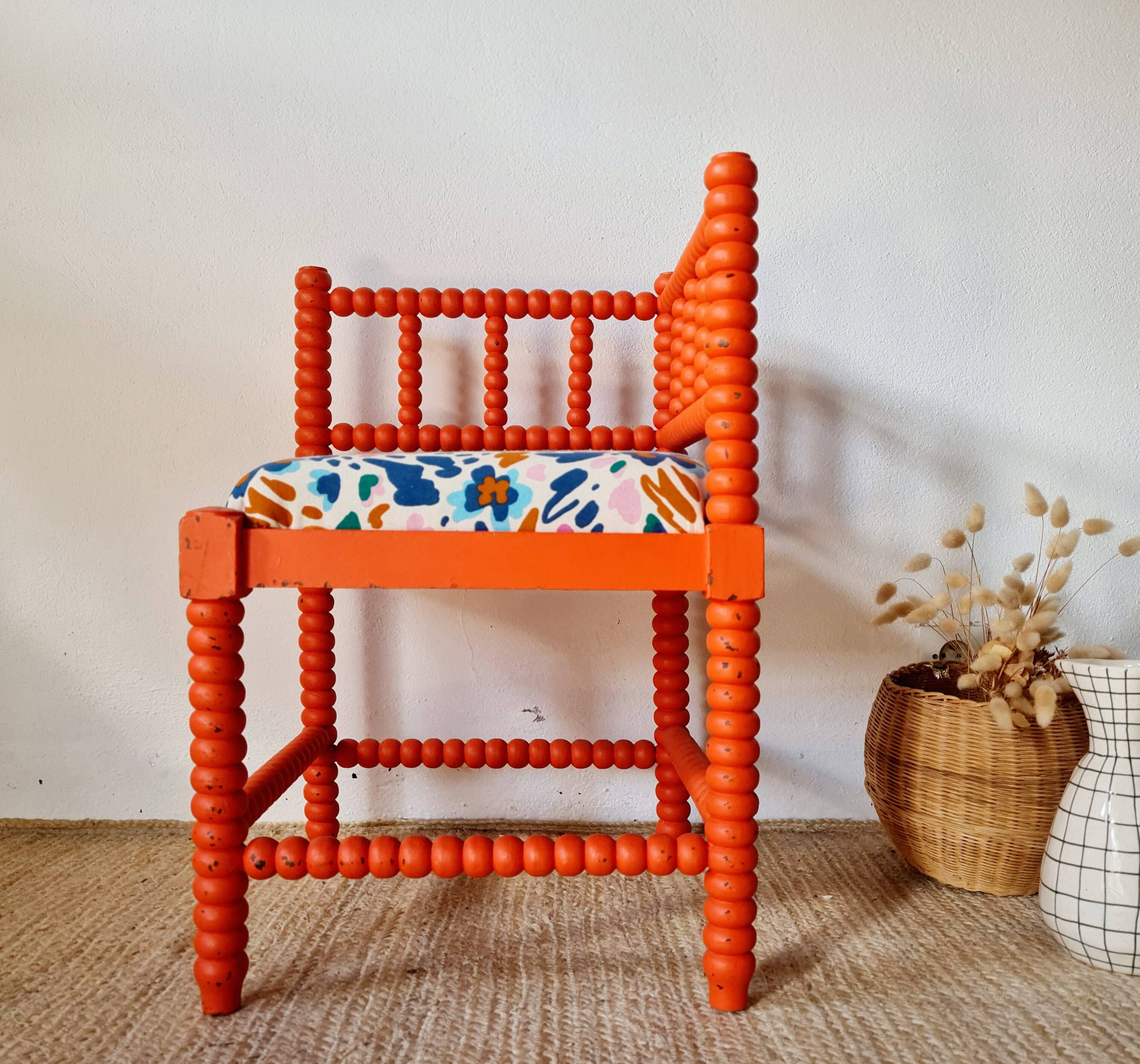 Chaise d'angle "Bobbin" revisitée – Orange Vitaminé & Floral Arty