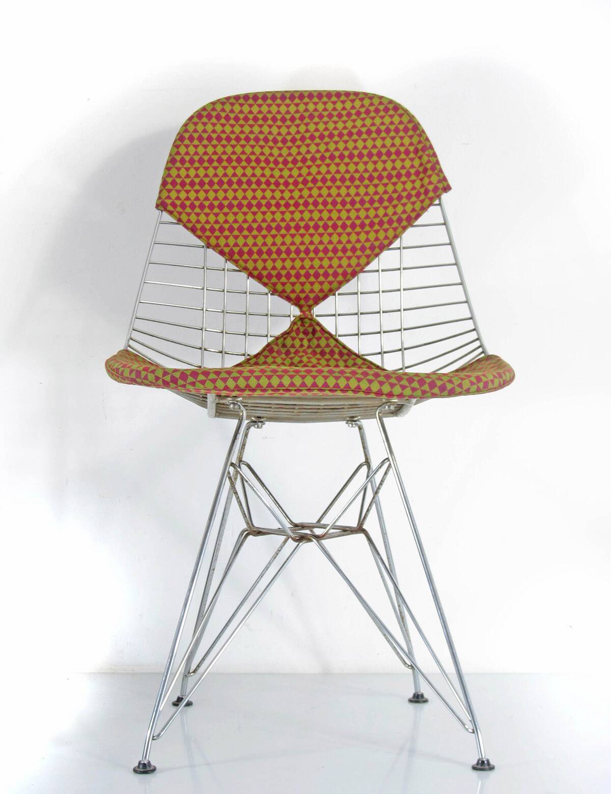 Eames DKR-2, Alexander Girard wire chair