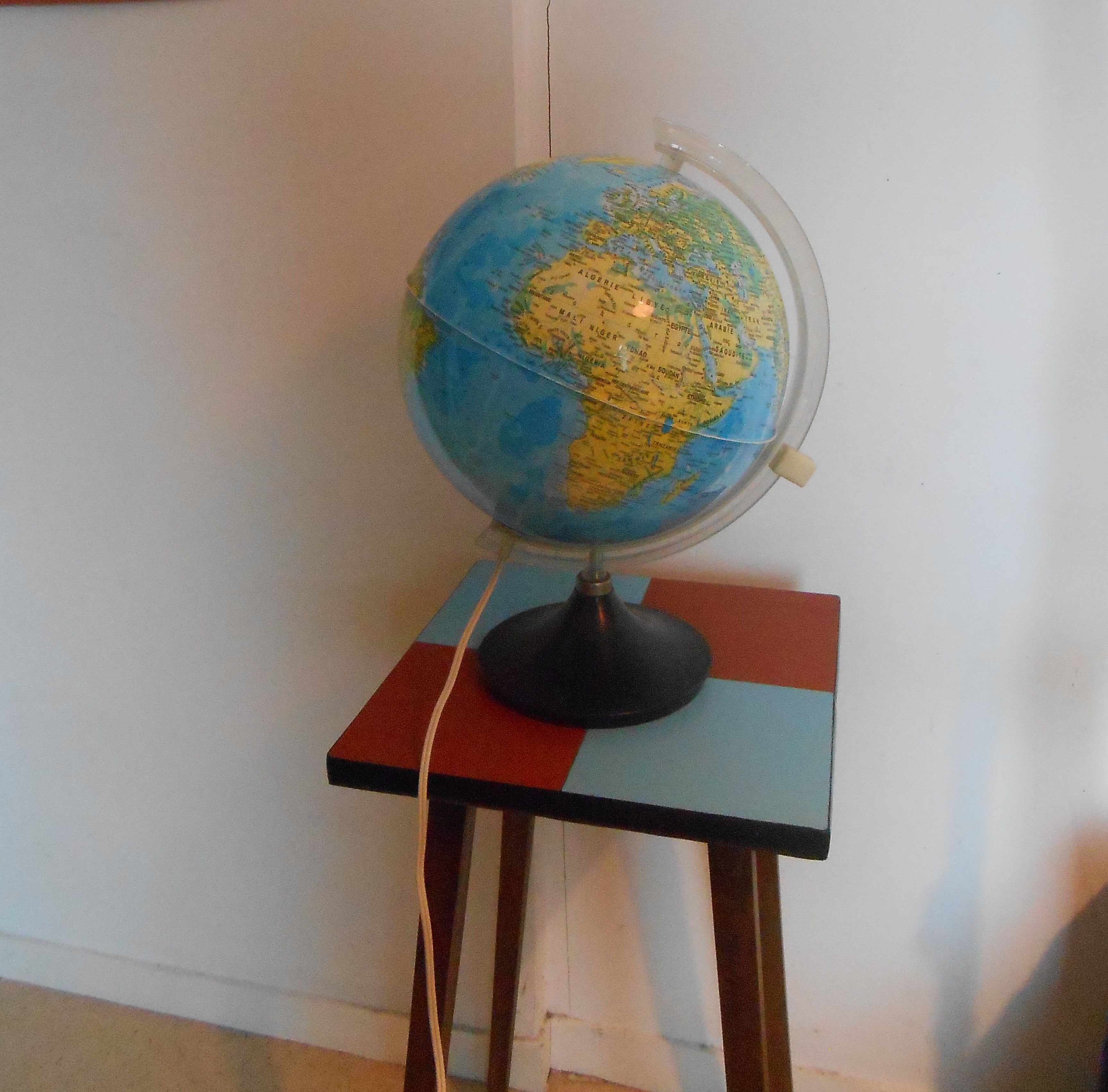 Globe terrestre lumineux