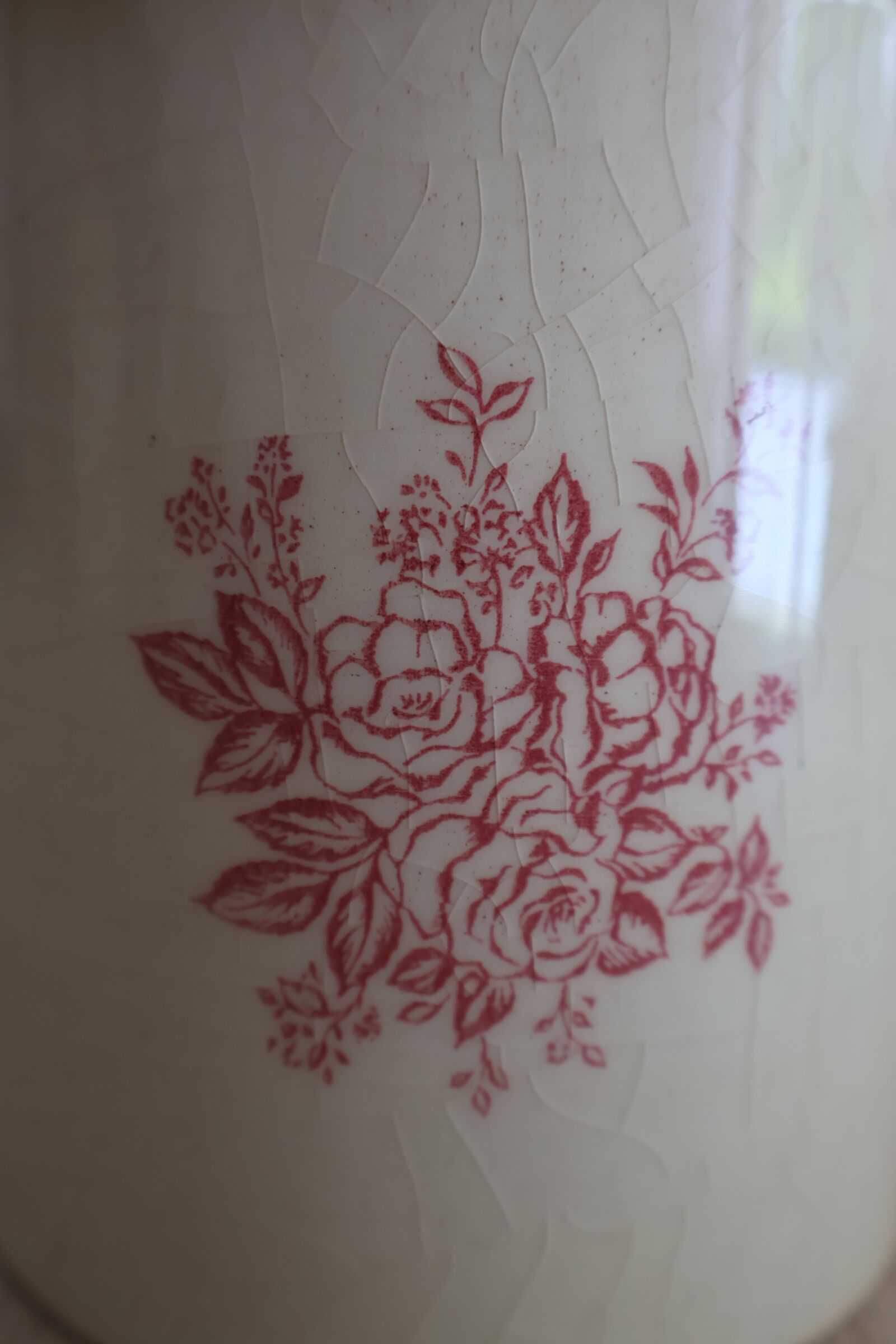 Spice jar with floral lid