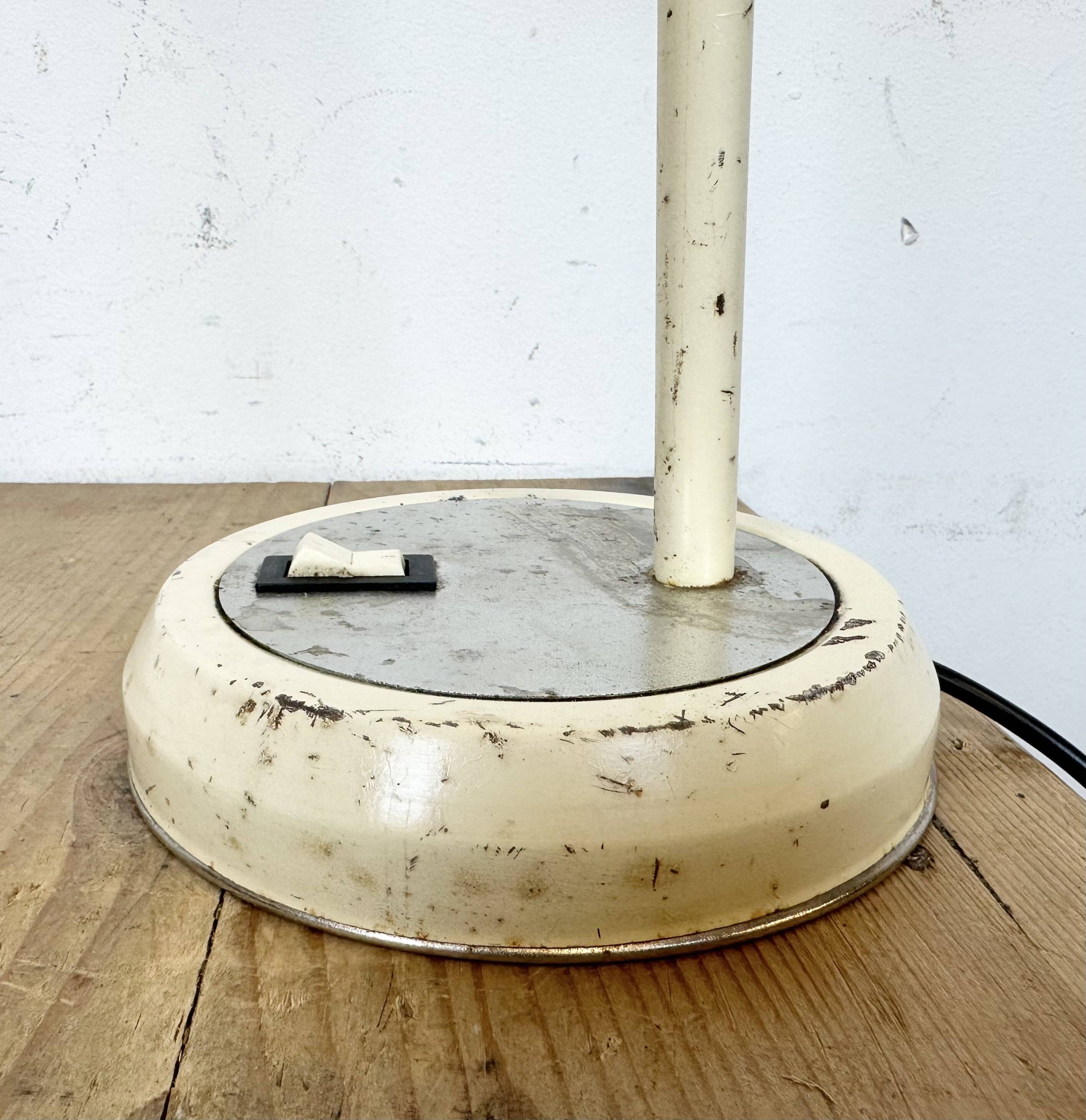 Lampe de table industrielle beige à col de cygne, 1960s