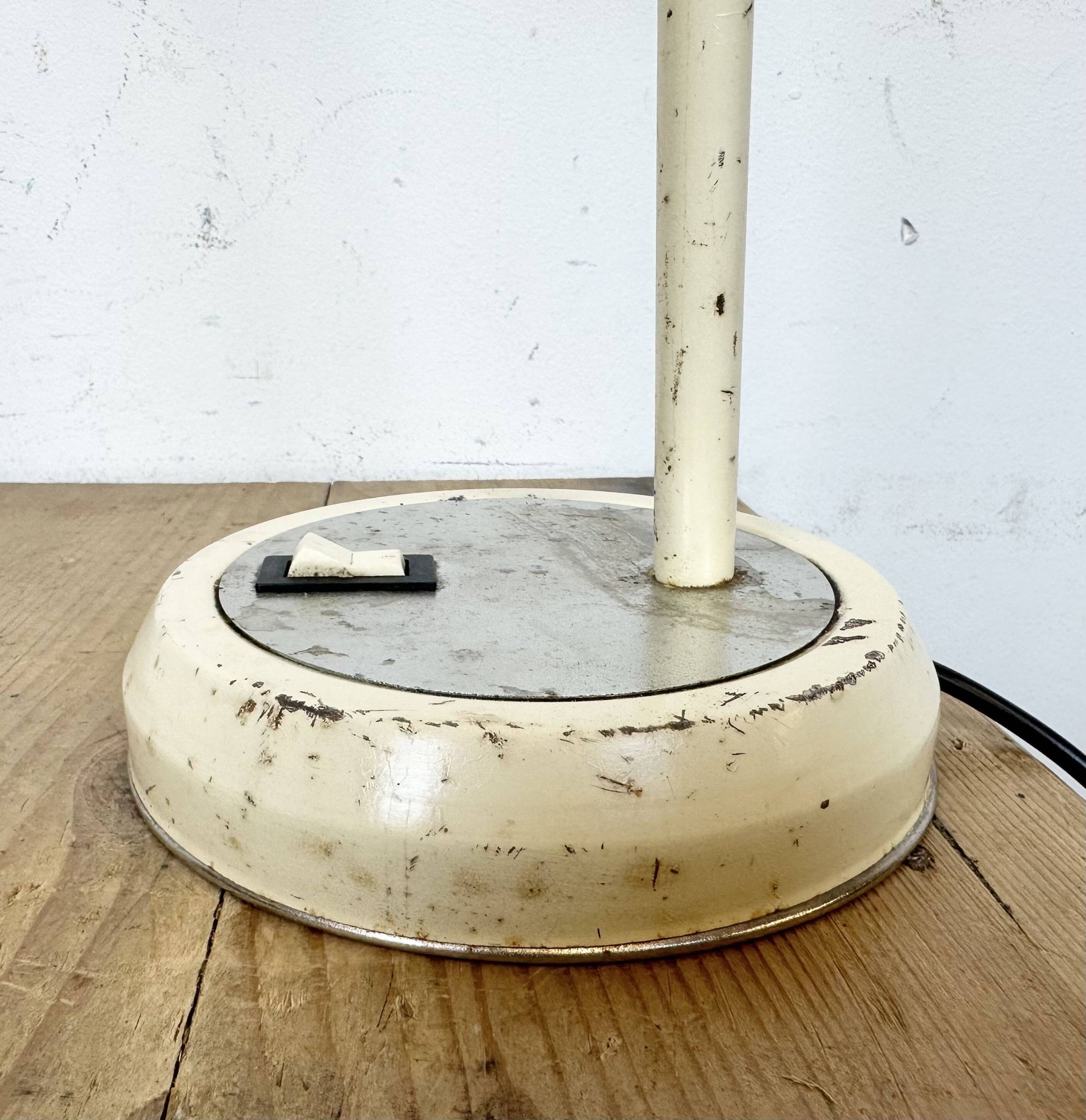 Beige industrial gooseneck table lamp, 1960s