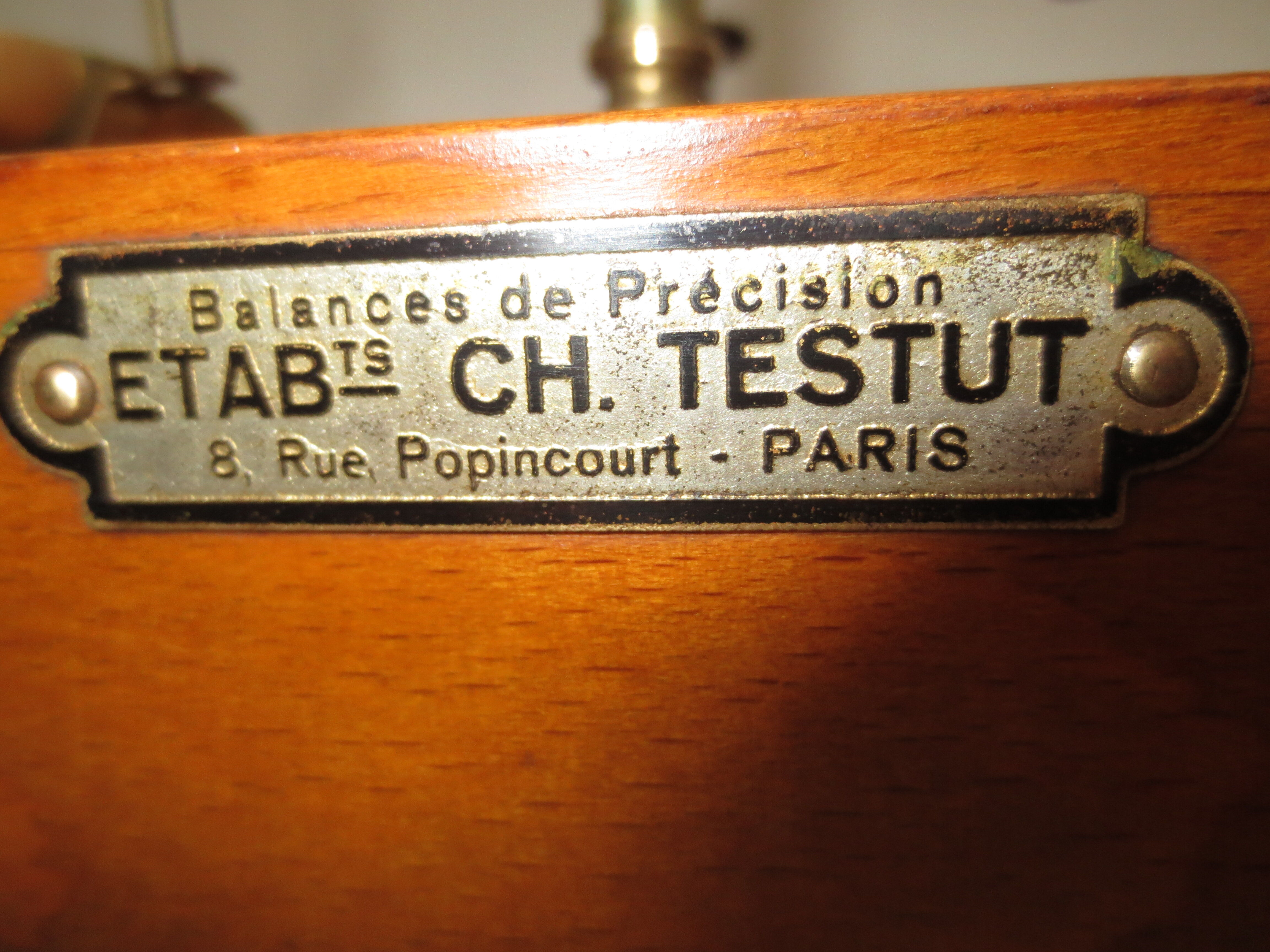 Precision scale testut