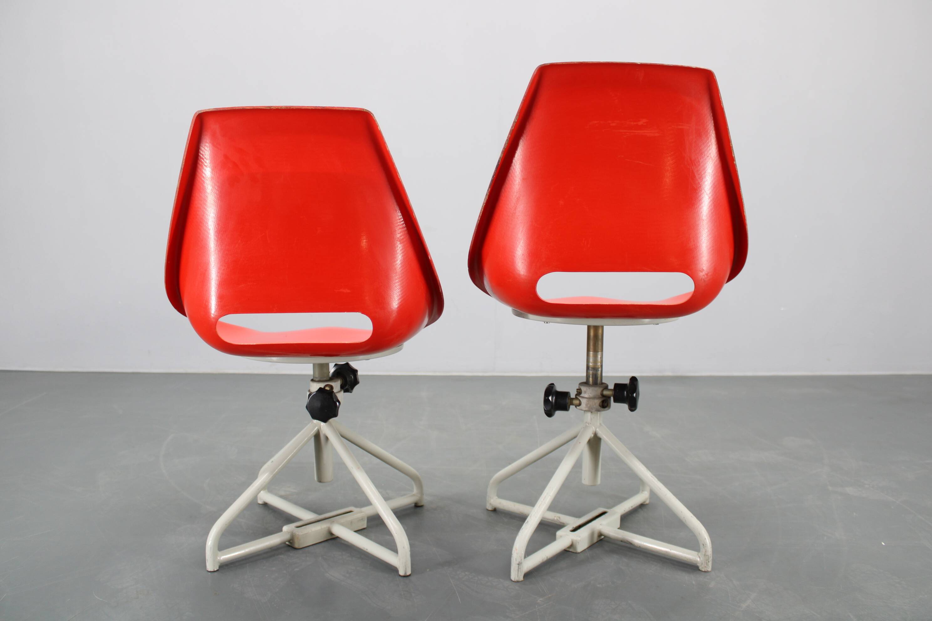 1960s Miroslav Navratil Set of Eight Fiberglass Chairs for Vertex, Czechosl