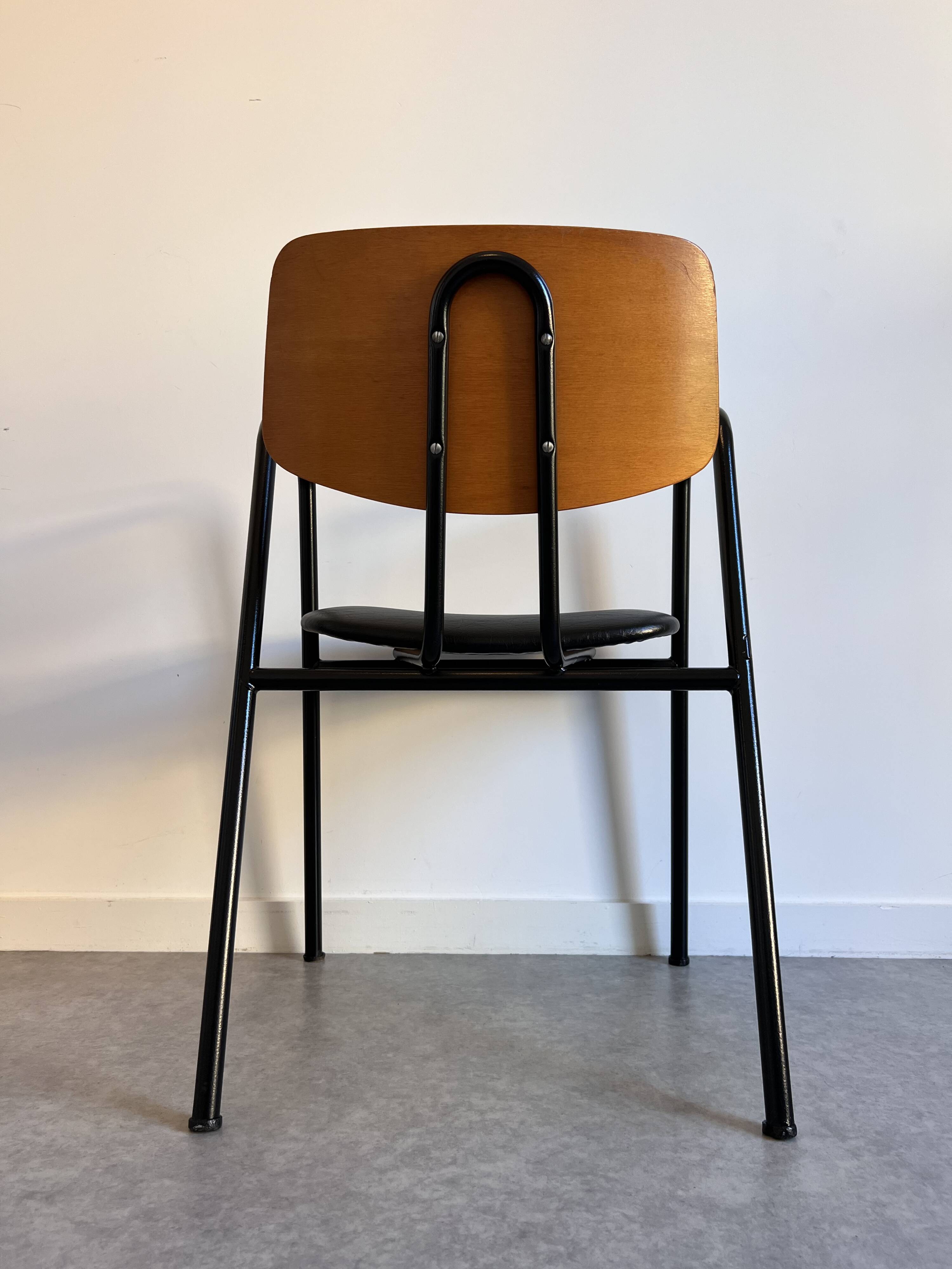 14 vintage Stella chairs