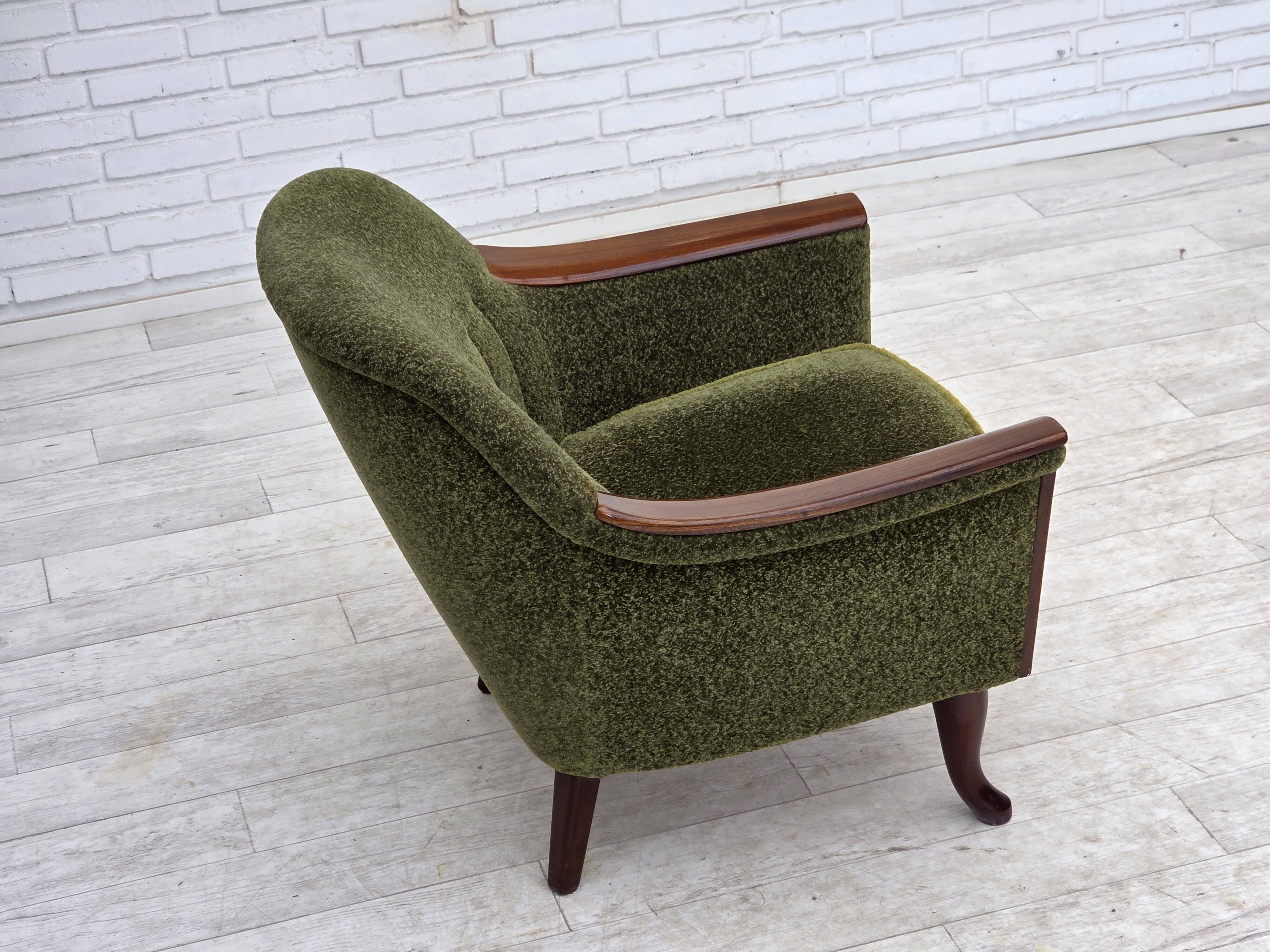 Fauteuil norvégien des années 1970, tissu de meuble vert, bois de teck,