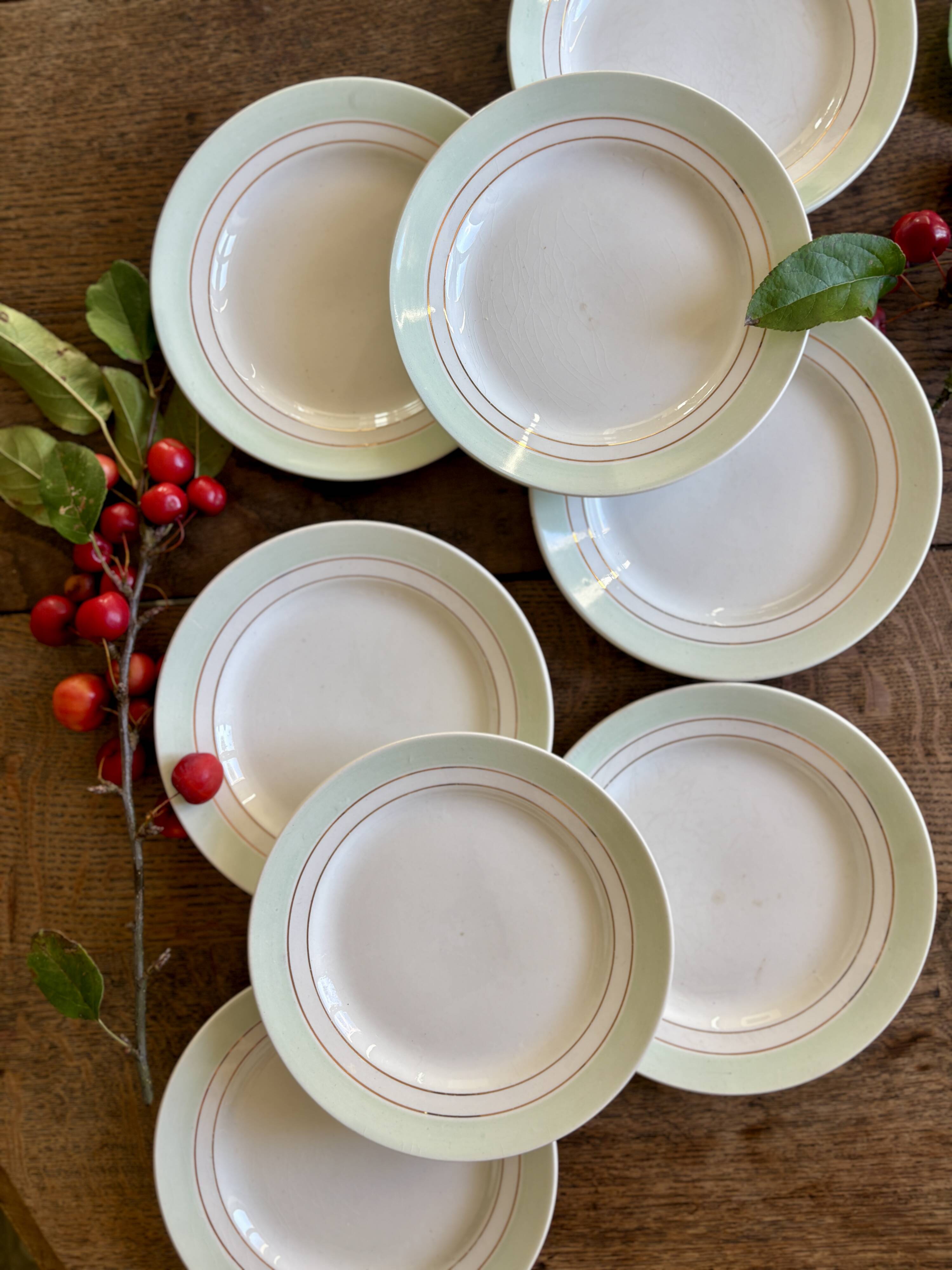 Set of 8 vintage mint and gold dessert plates Saint Amand