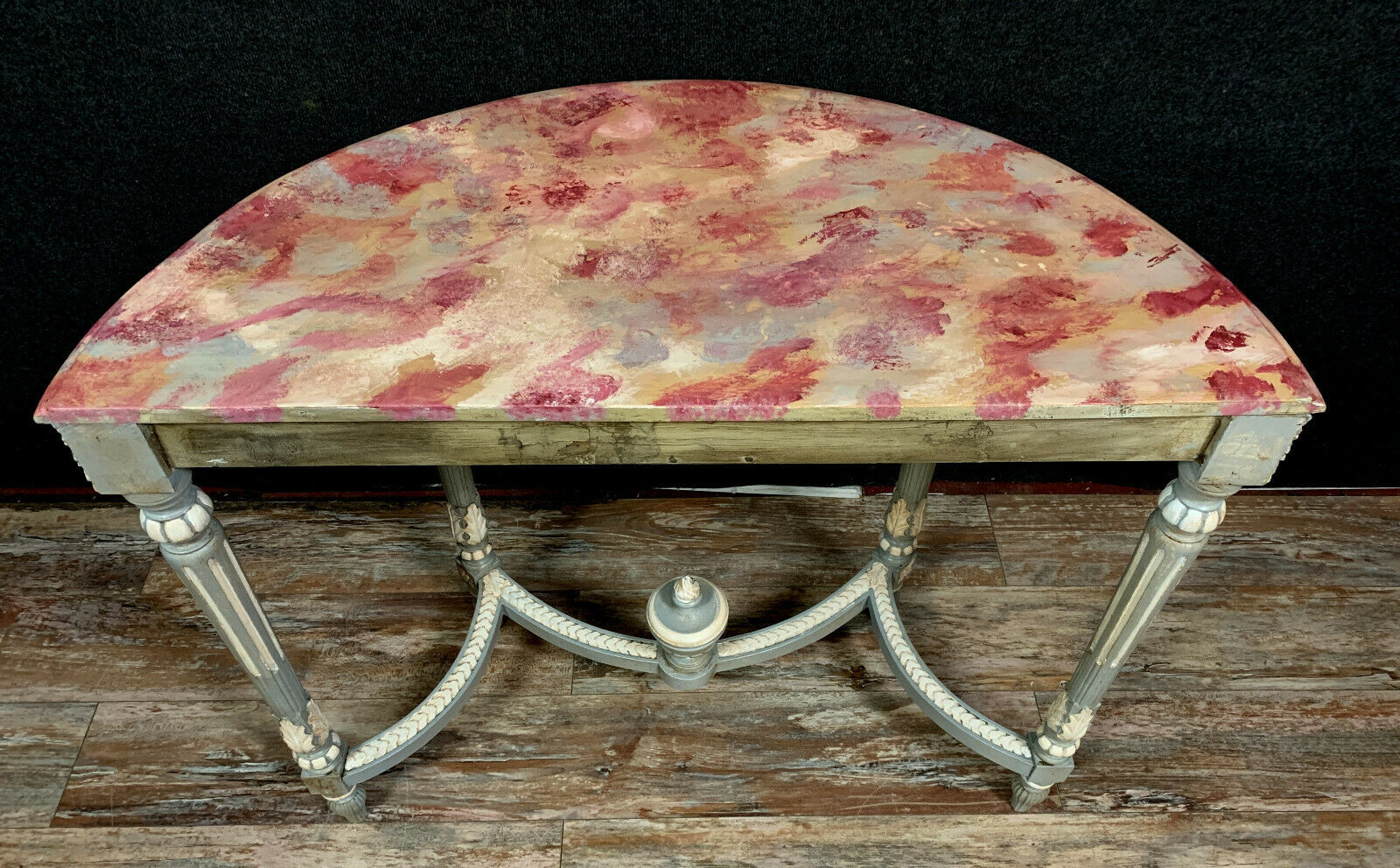 Console half moon Louis XVI in Wood laqué and rechampi work Provençal around 1900