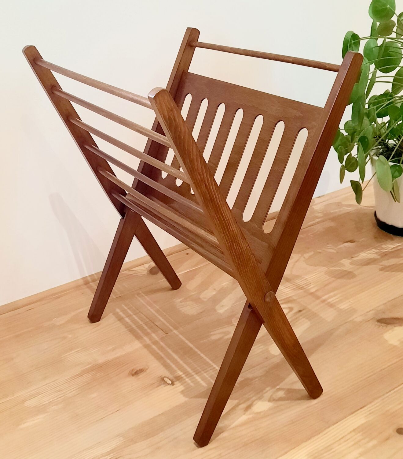 Magazine holder Cees Braakman