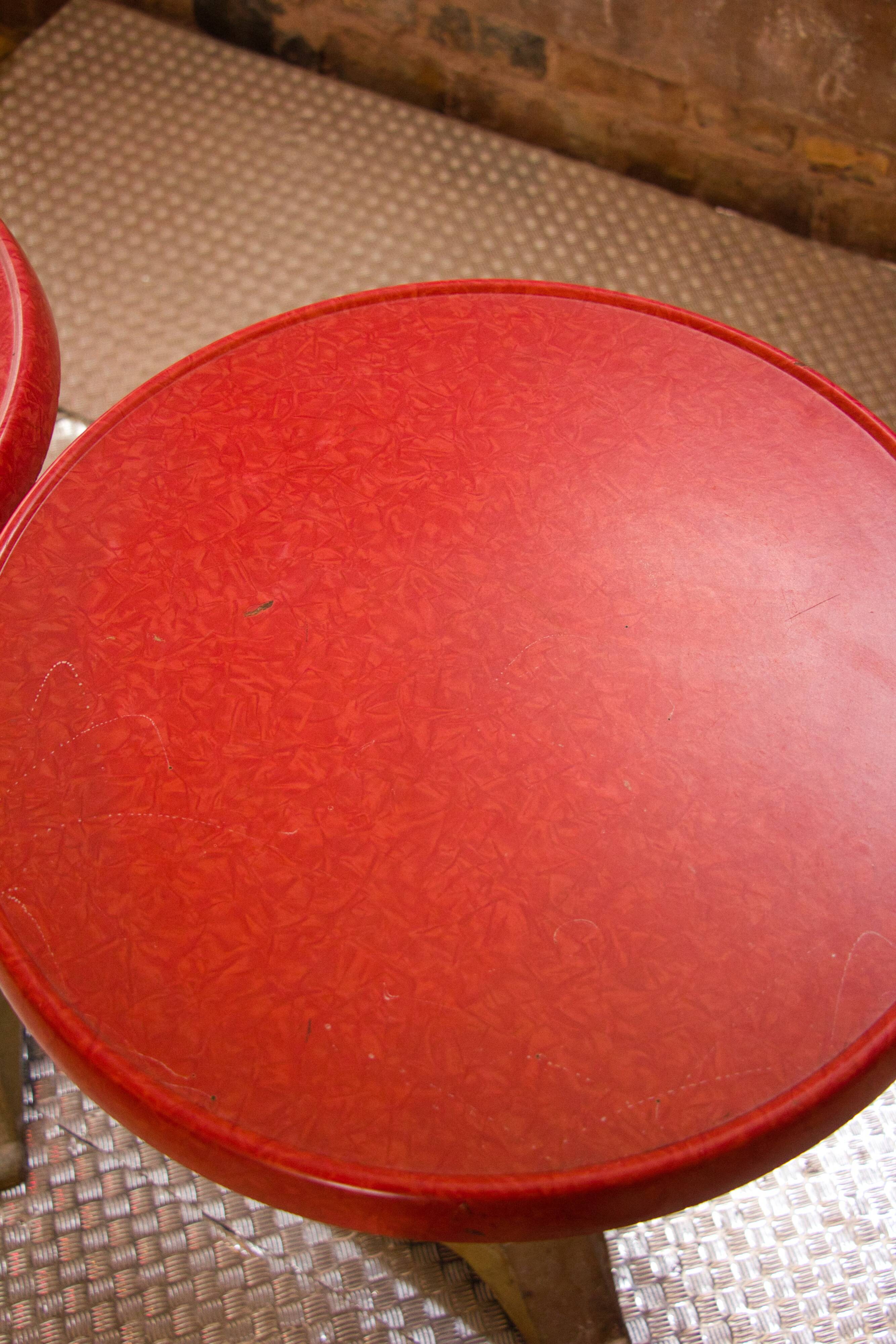 Table bistro bar round Formica red