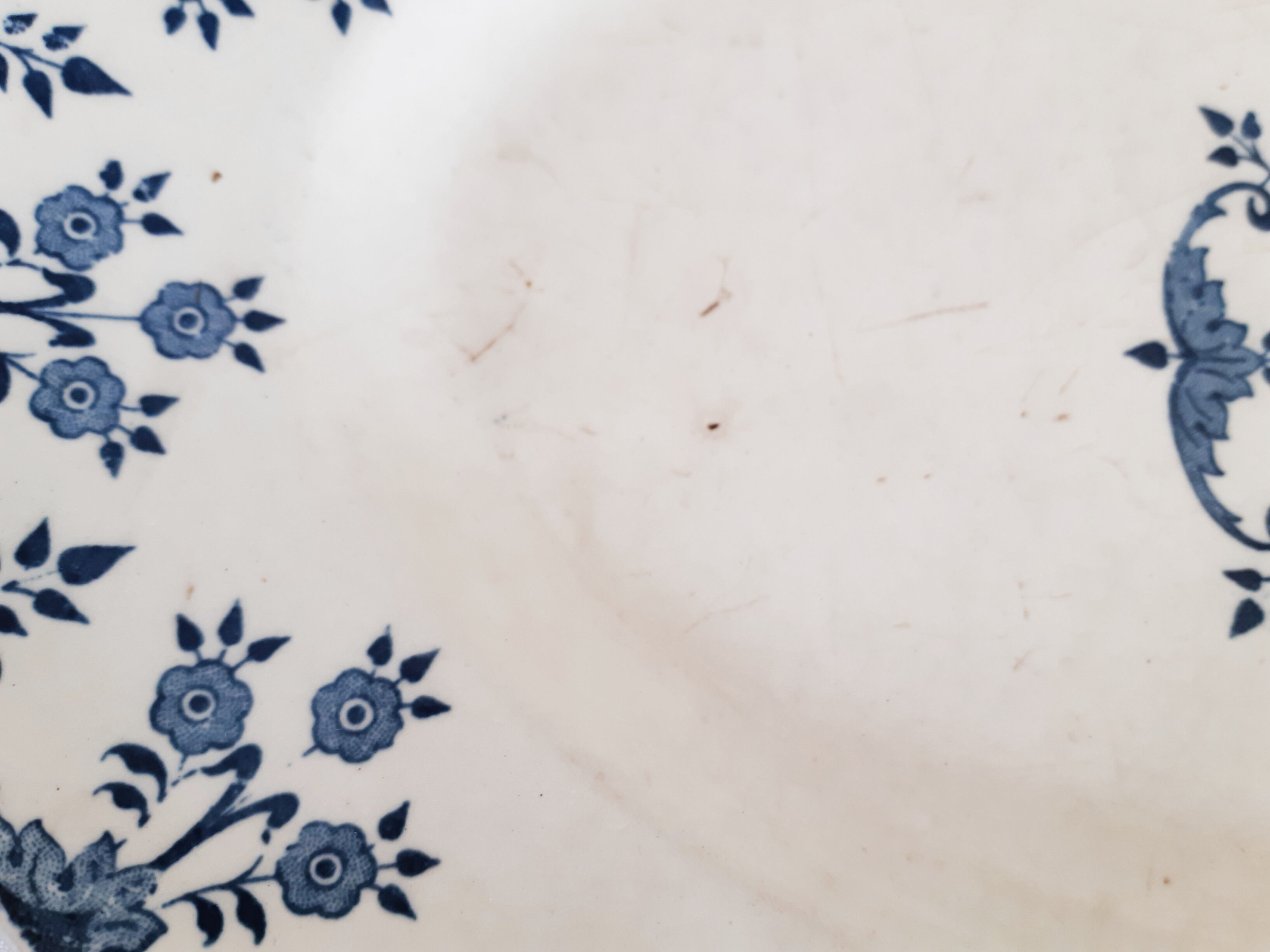 Oval serving dish in Gien earthenware