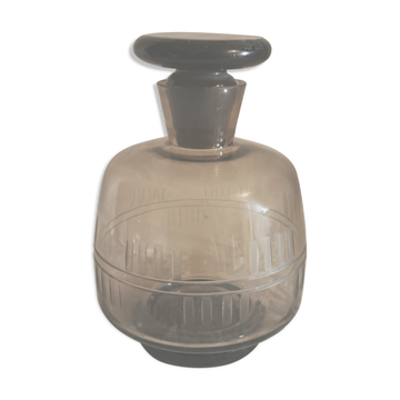 Carafe vintage verre fumé décor gravé
