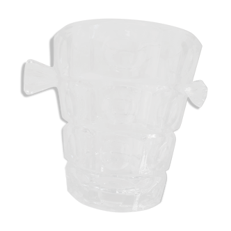 Ice bucket or old vasse in molded glass.