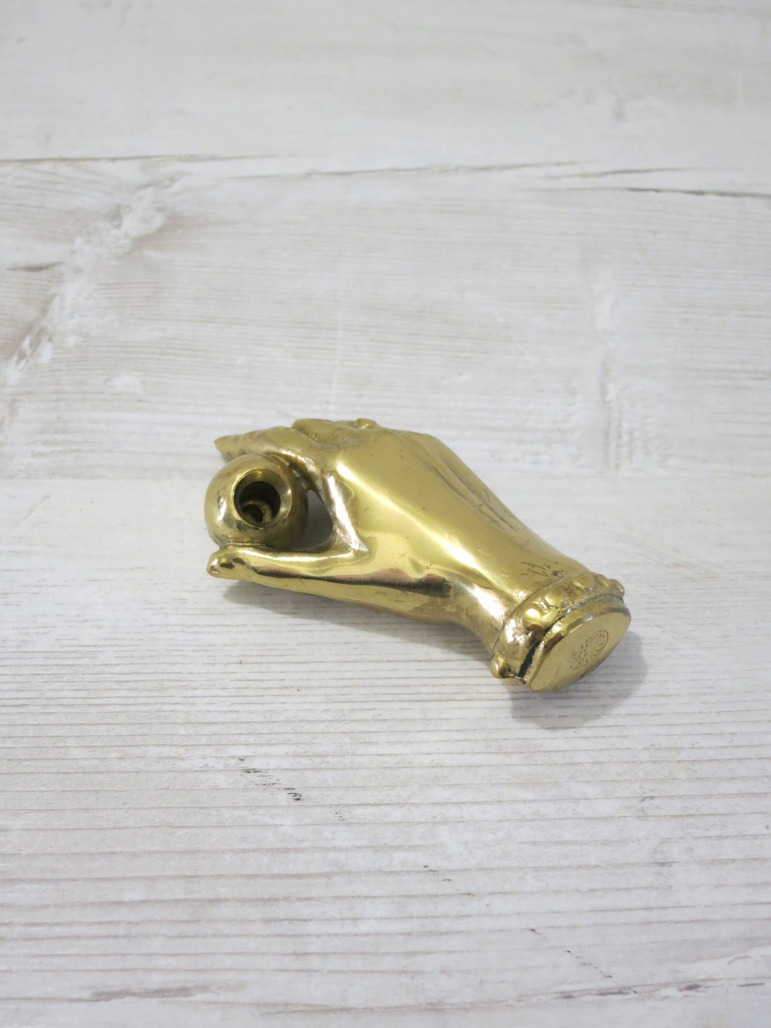 Porte stylo vintage en forme de main