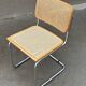 Chaise de design Cesca modèle B32 en chrome