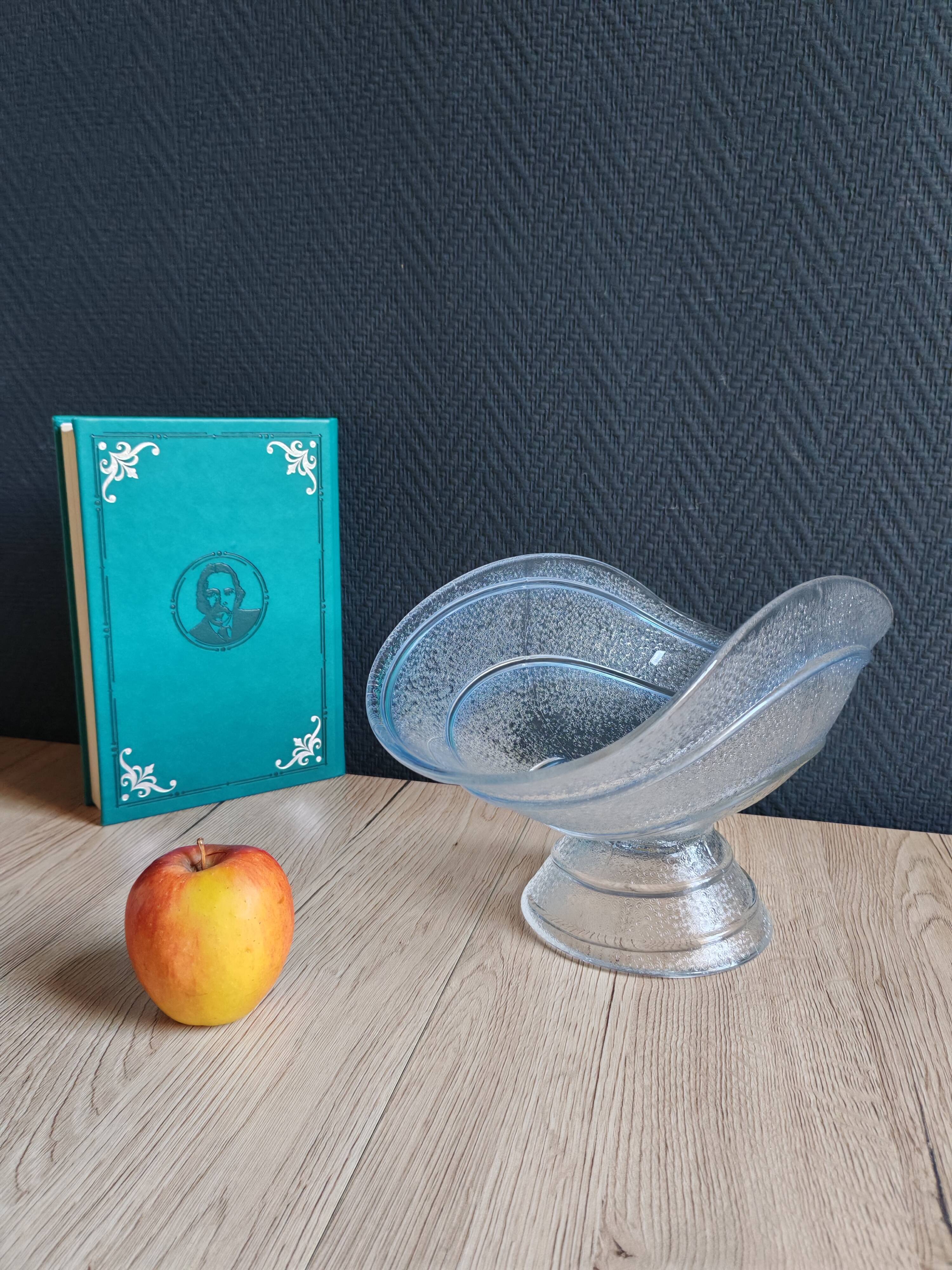 Coupe en verre moulé pressé Art Déco bleu glacé