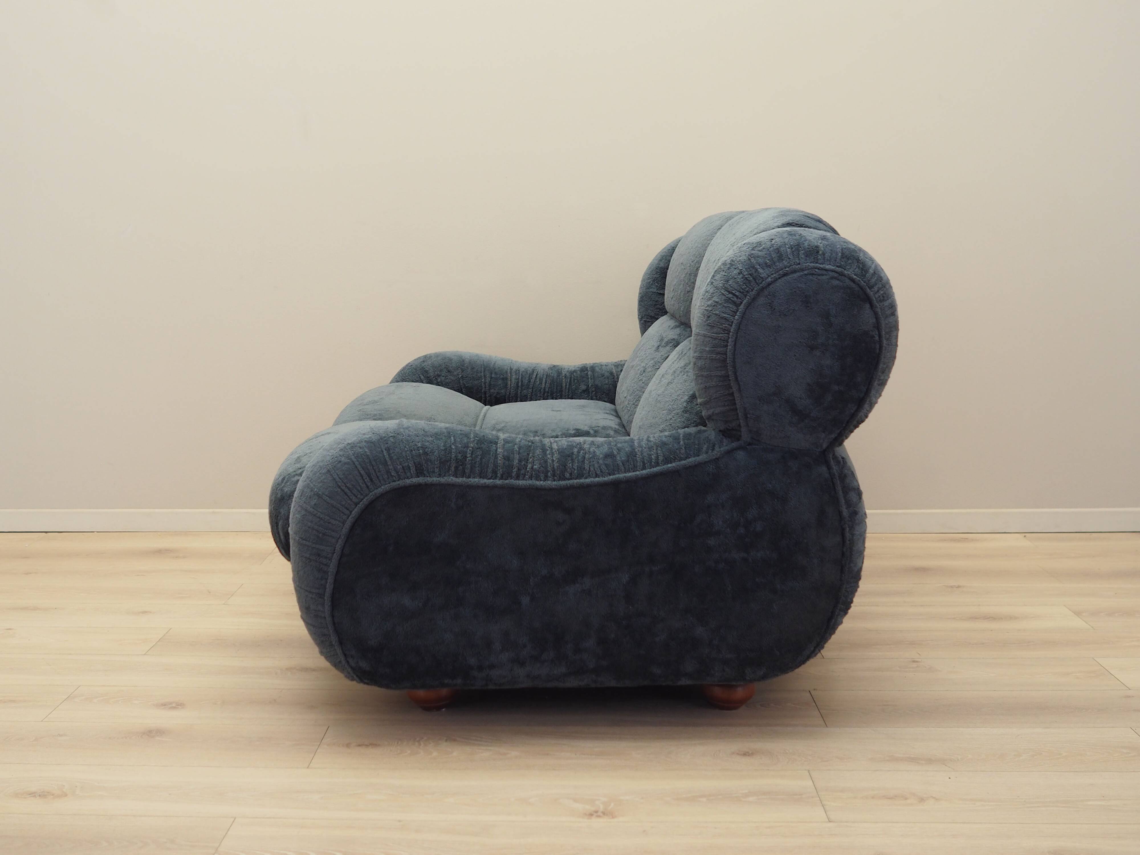 Navy blue velour sofa, Italian design, 1970s, production: Italy