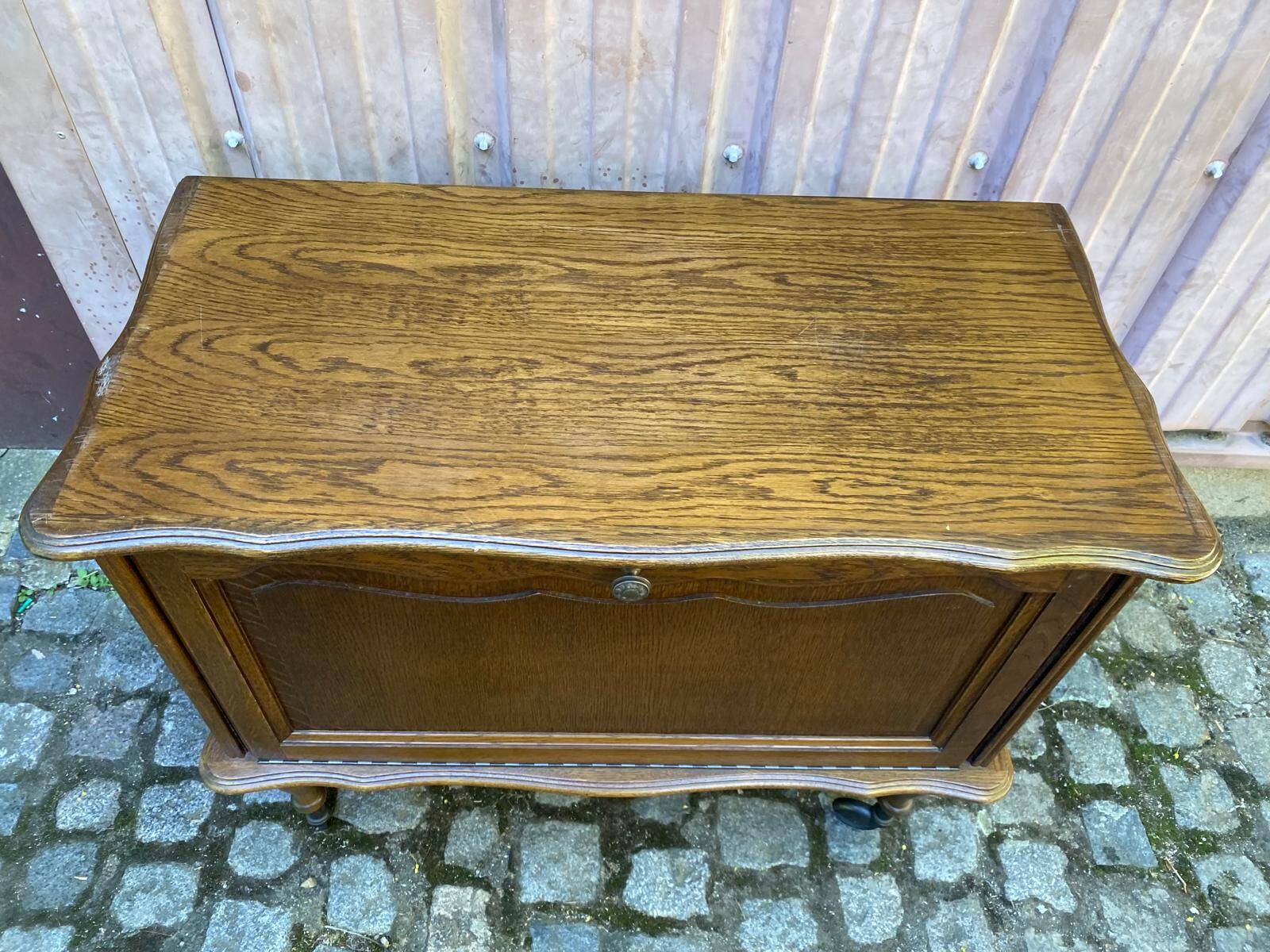 Bar vintage Louis XV sur roulettes en bois des années 60