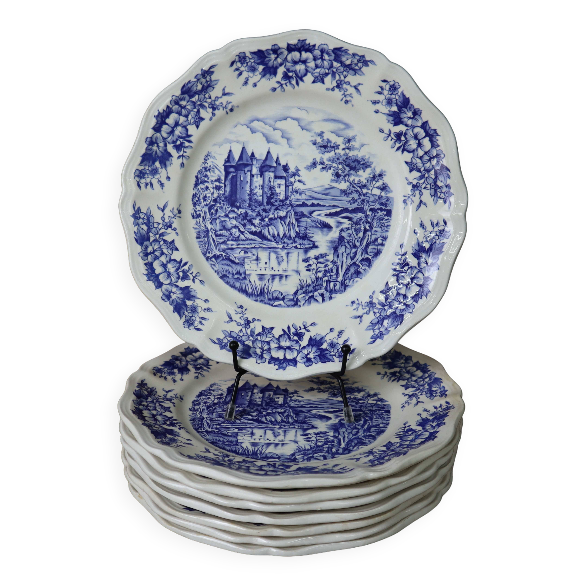 8 vintage Sarreguemines flat plates, Castle model