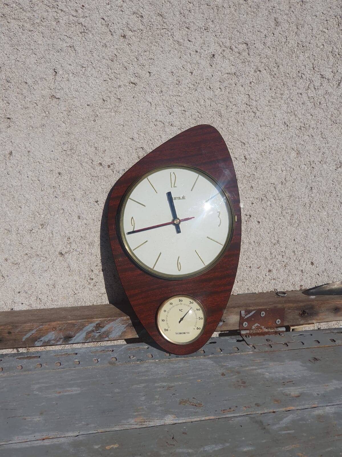 Kiple vintage formica clock