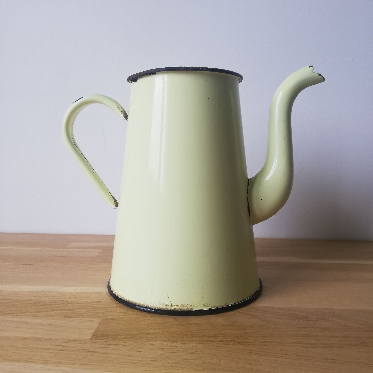 Enamelled coffee maker