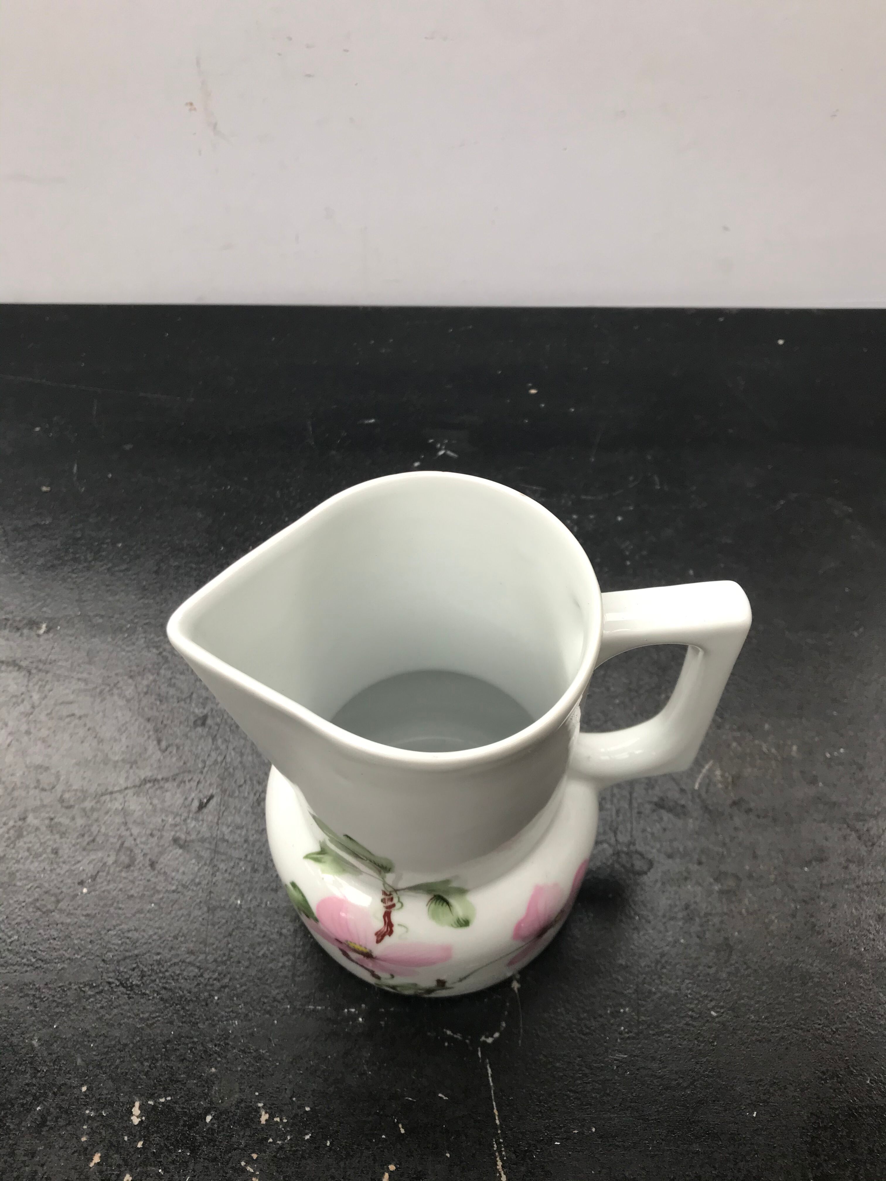 Former pichet berry creation lourioux porcelain blanche decor vintage flowers