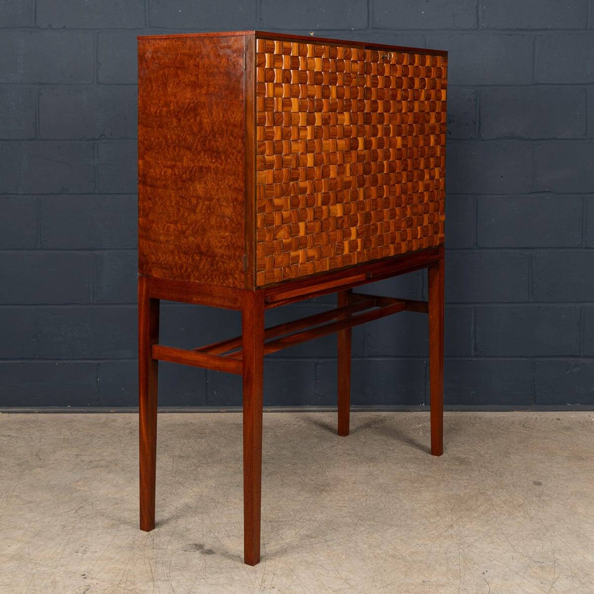 Vintage 20thc italian dry bar cabinet with 'woven' front decor on stand
