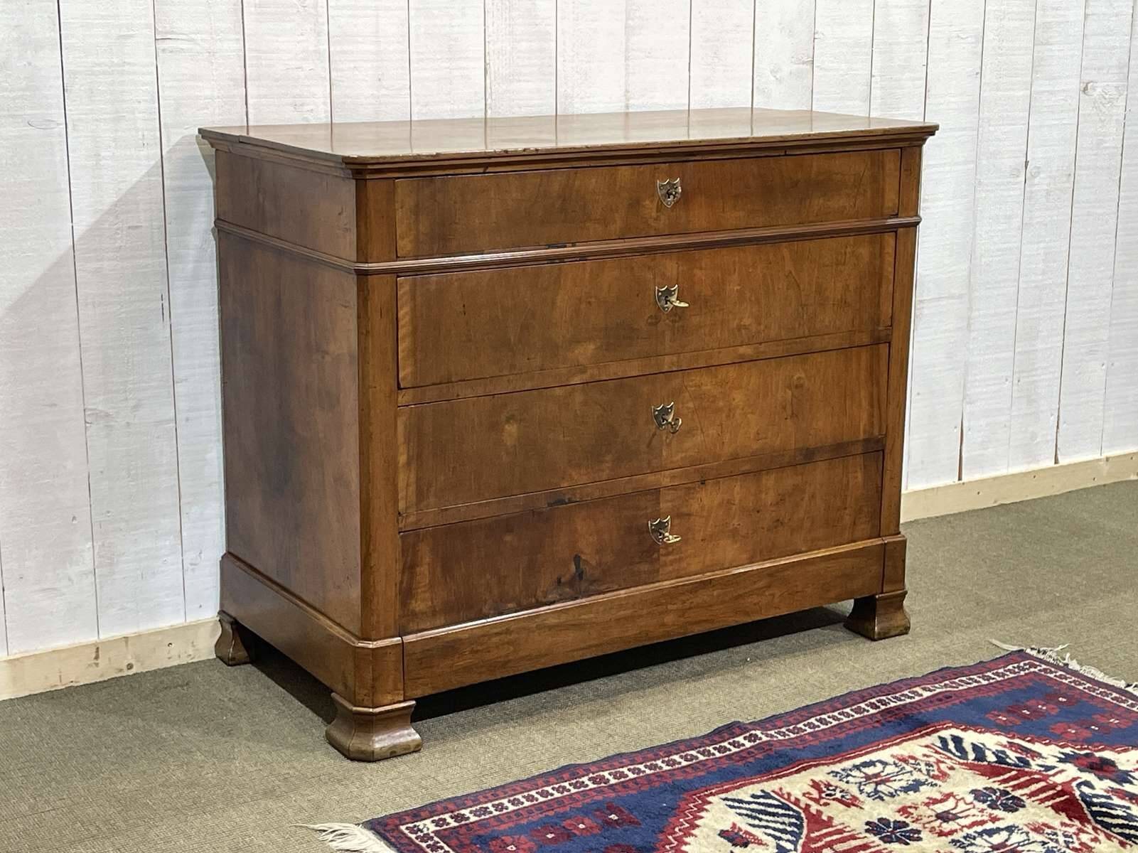 Commode Louis Philippe fin XIXème en noyer et sapin
