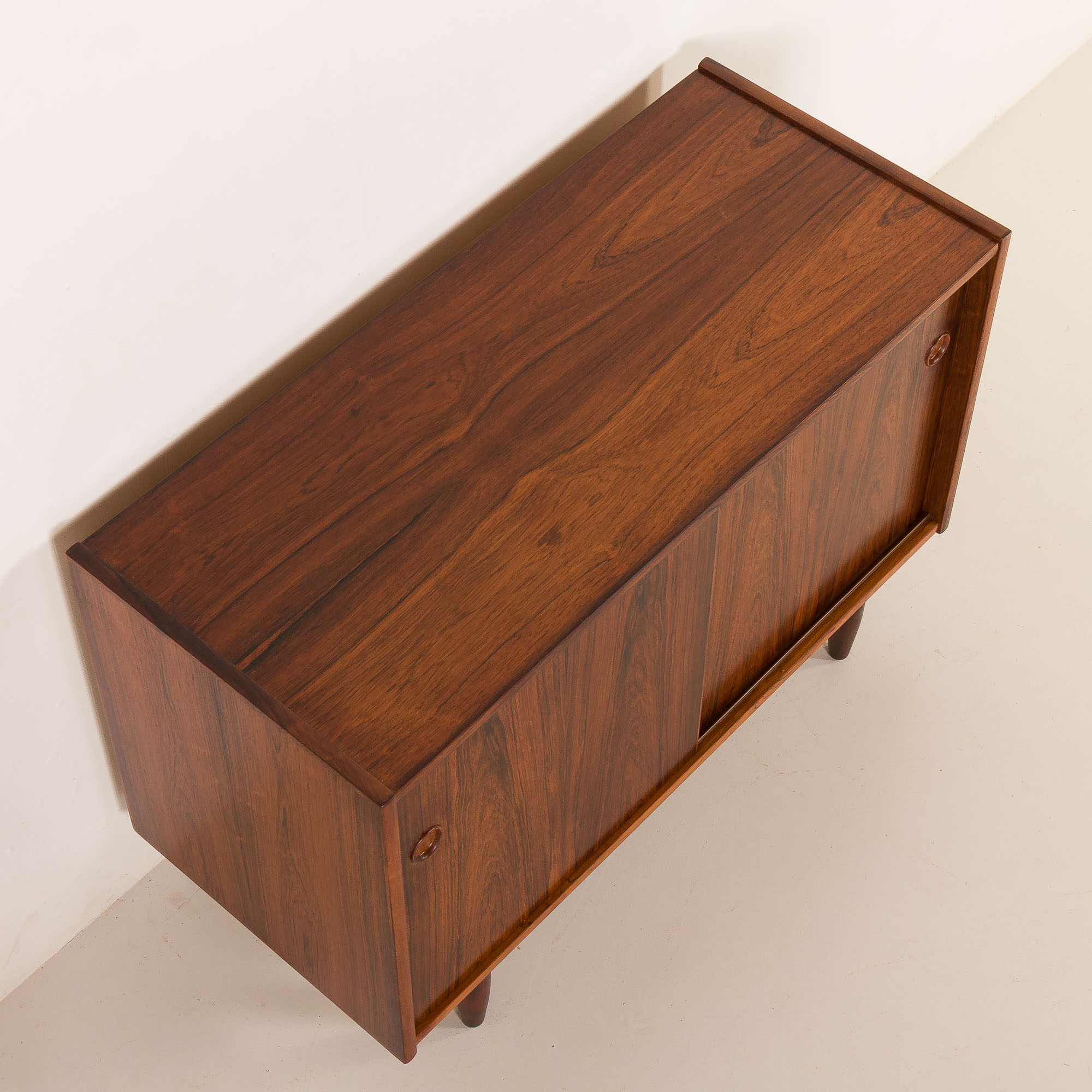 Danish small rosewood sideboard attributed to Hundevad, 1960s