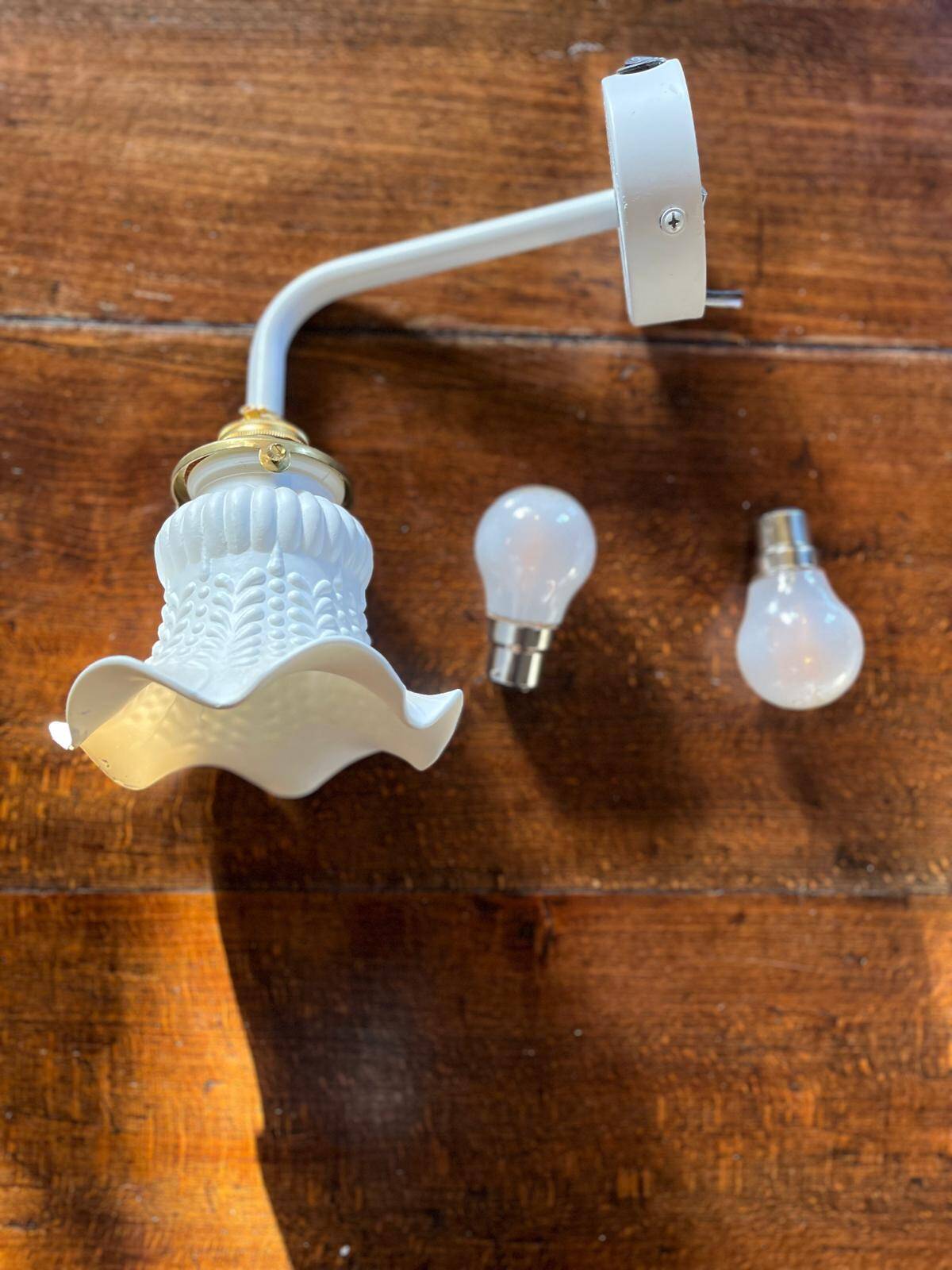 Pair of tulip glass wall lights - Art Deco style