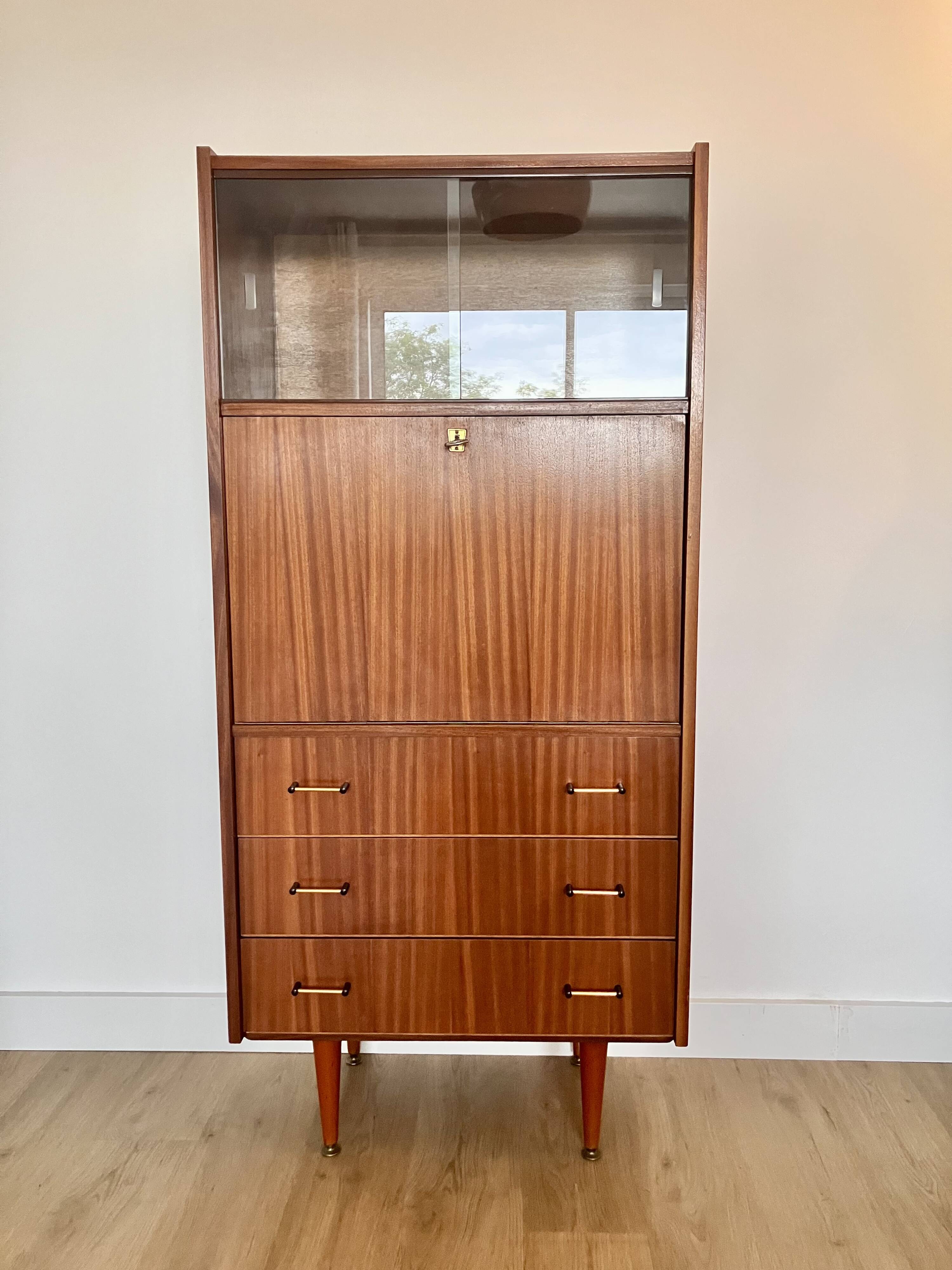 Secretary, 1960s