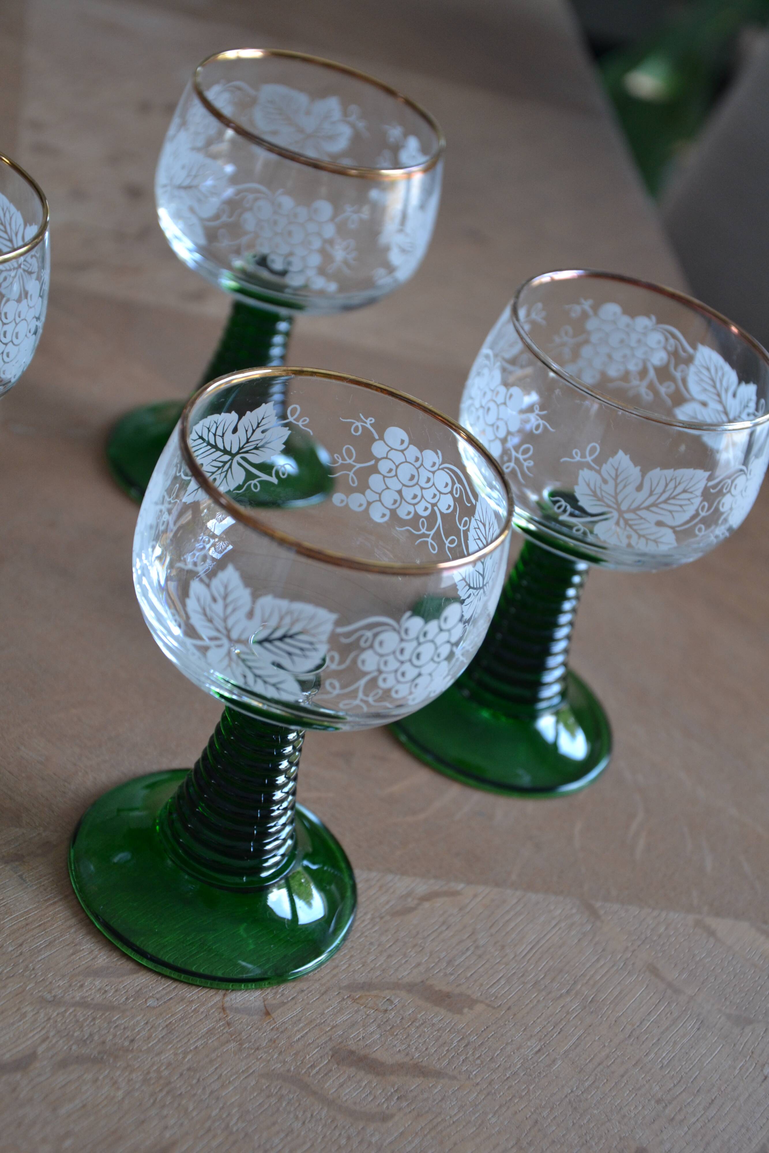 6 verres gravés Roemer sur pied torsadé