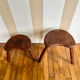 Paire de tabourets tripodes anciens