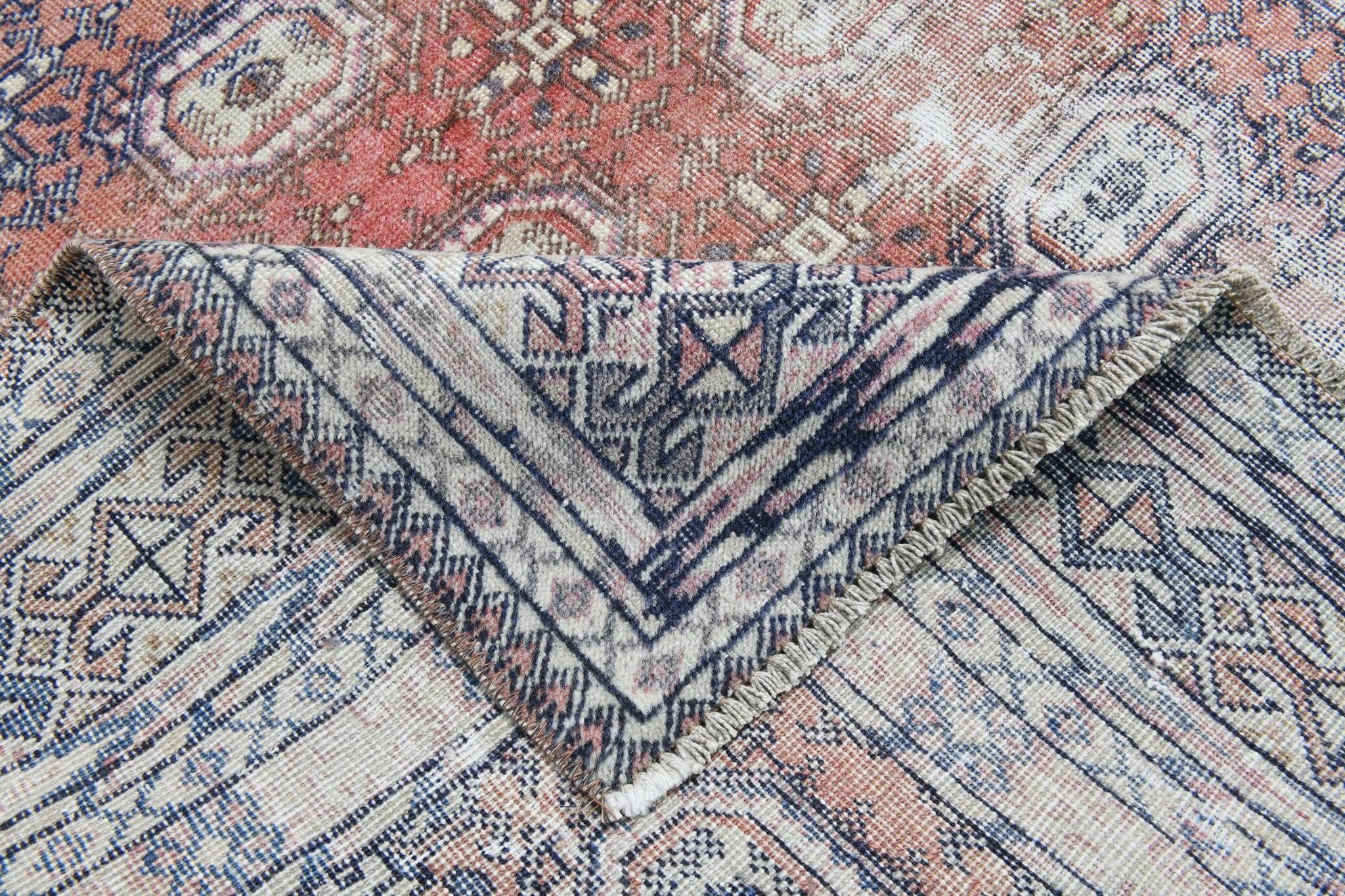 Tapis persan classique rouge et bleu
