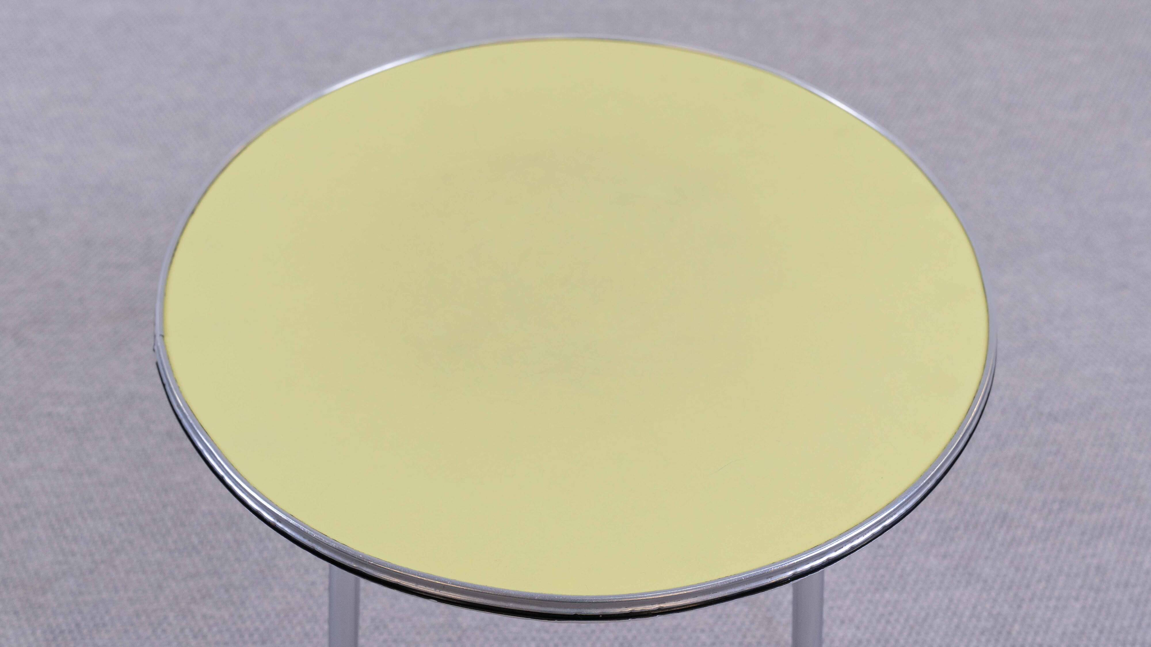 Table d'appoint en tube d'acier Bauhaus vintage