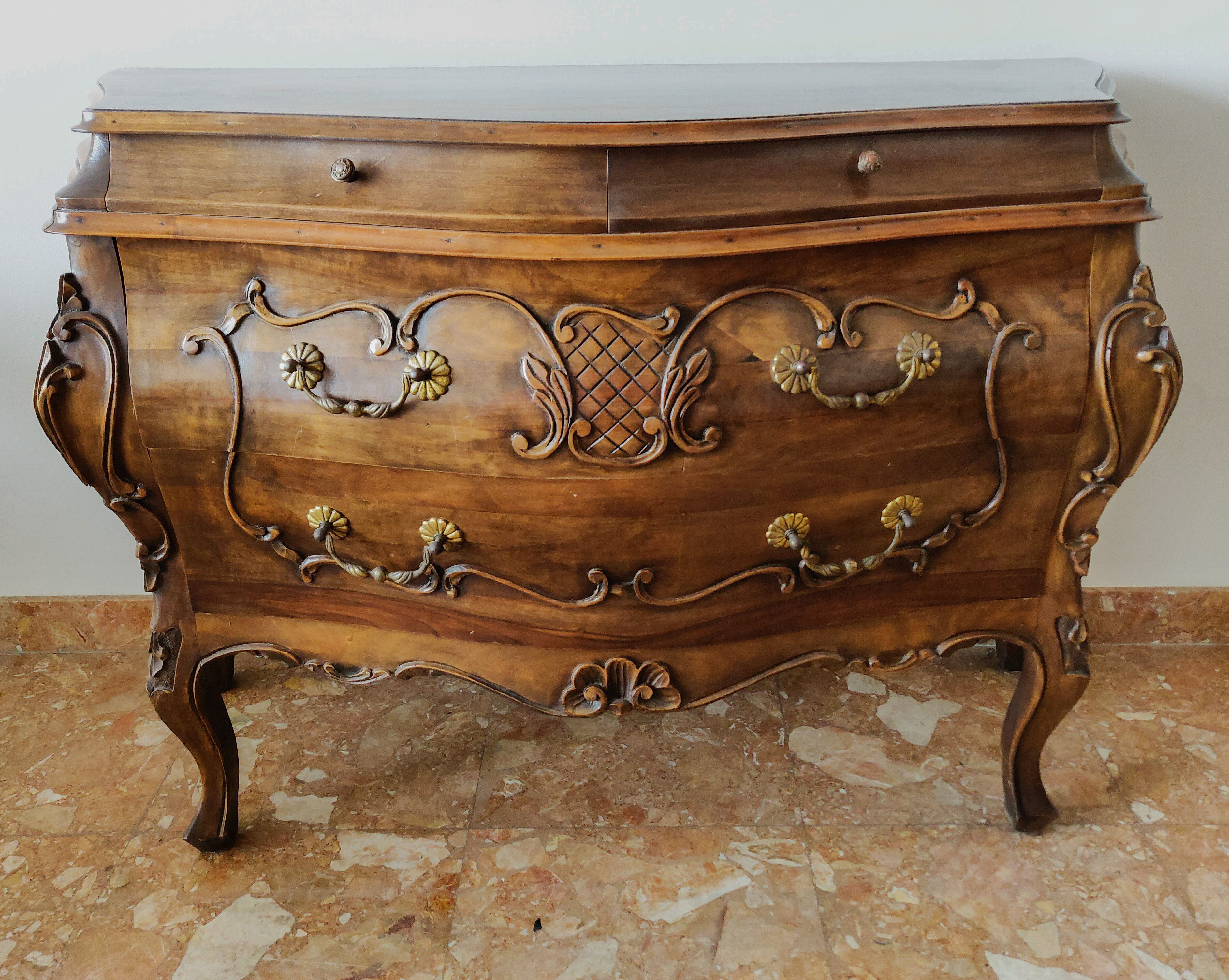 Louis XV dresser