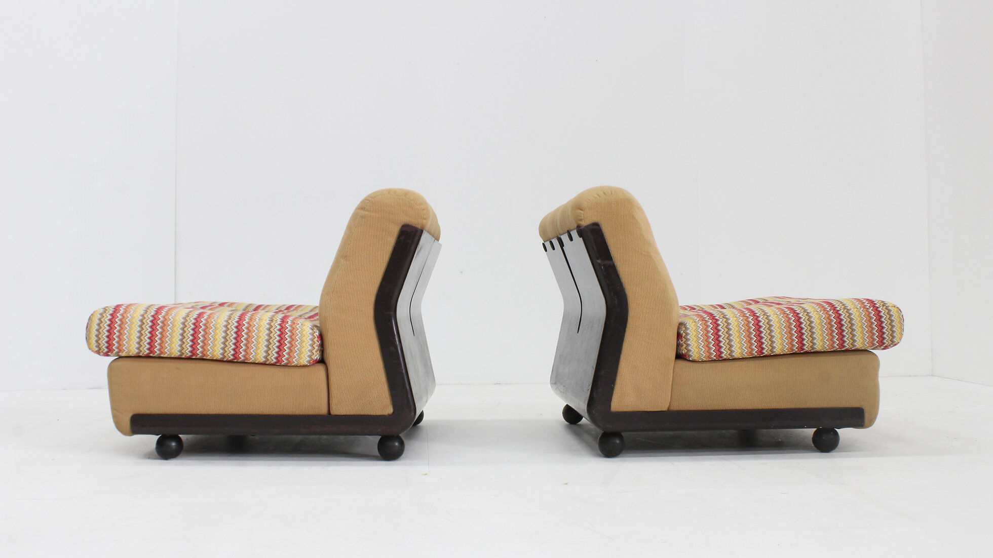 Set of vintage Amanta lounge chairs by Mario Bellini for C&B Italia