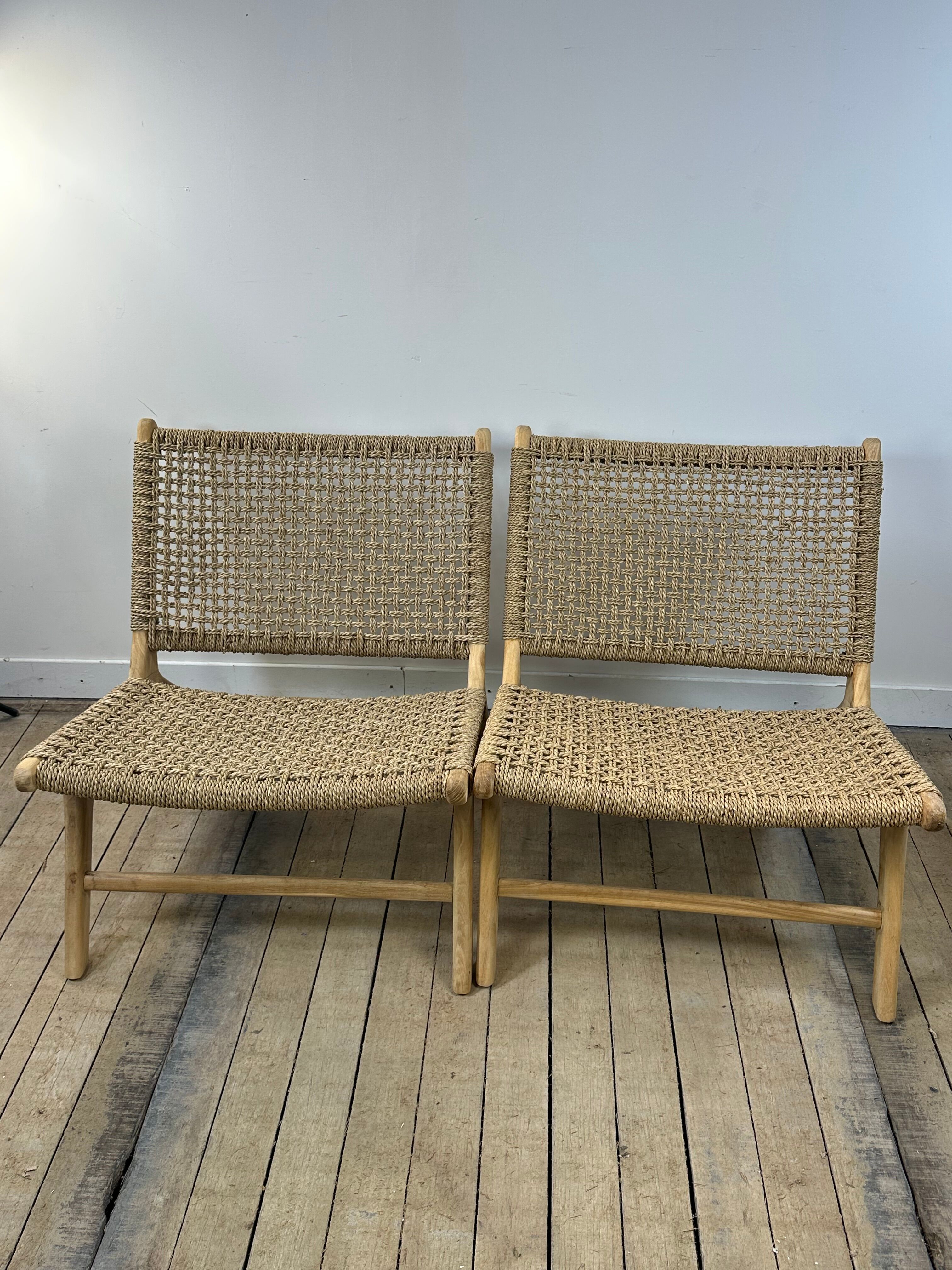 Fauteuil lounge en teck massif et jonc de mer tressé, années 2000