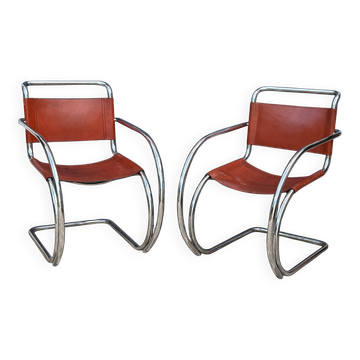 PAIR OF LEATHER AND CHROME ARMCHAIRS MR20 FROM THE 1970s MODEL BY MIES VAN DER