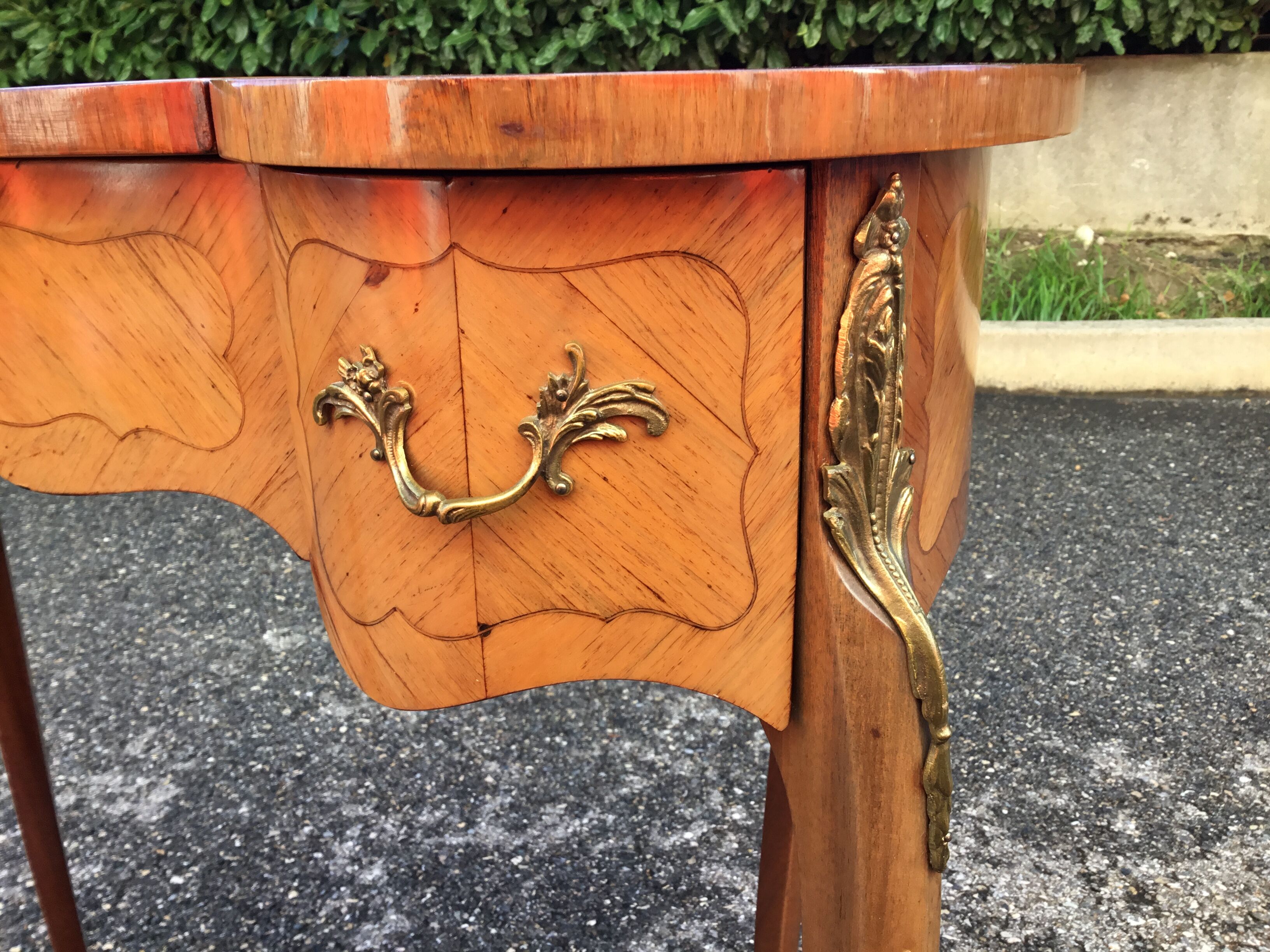 Dressing table marking rosewood