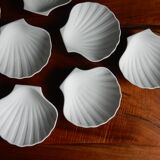 12 scallop shells porcelain biscuit