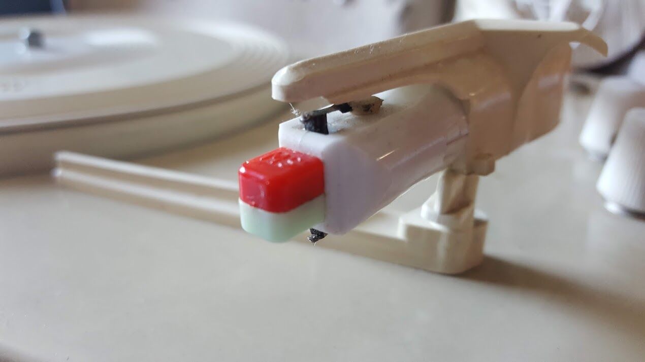 Claude electrophonic record player