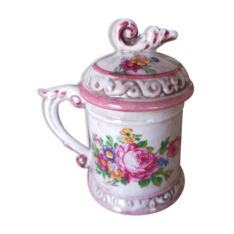 Rococo pot