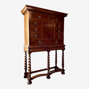 Cabinet en noyer d'époque XIXe siècle