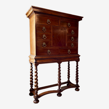 Cabinet in walnut of the nineteenth century