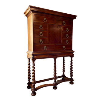 Cabinet en noyer d'époque XIXe siècle