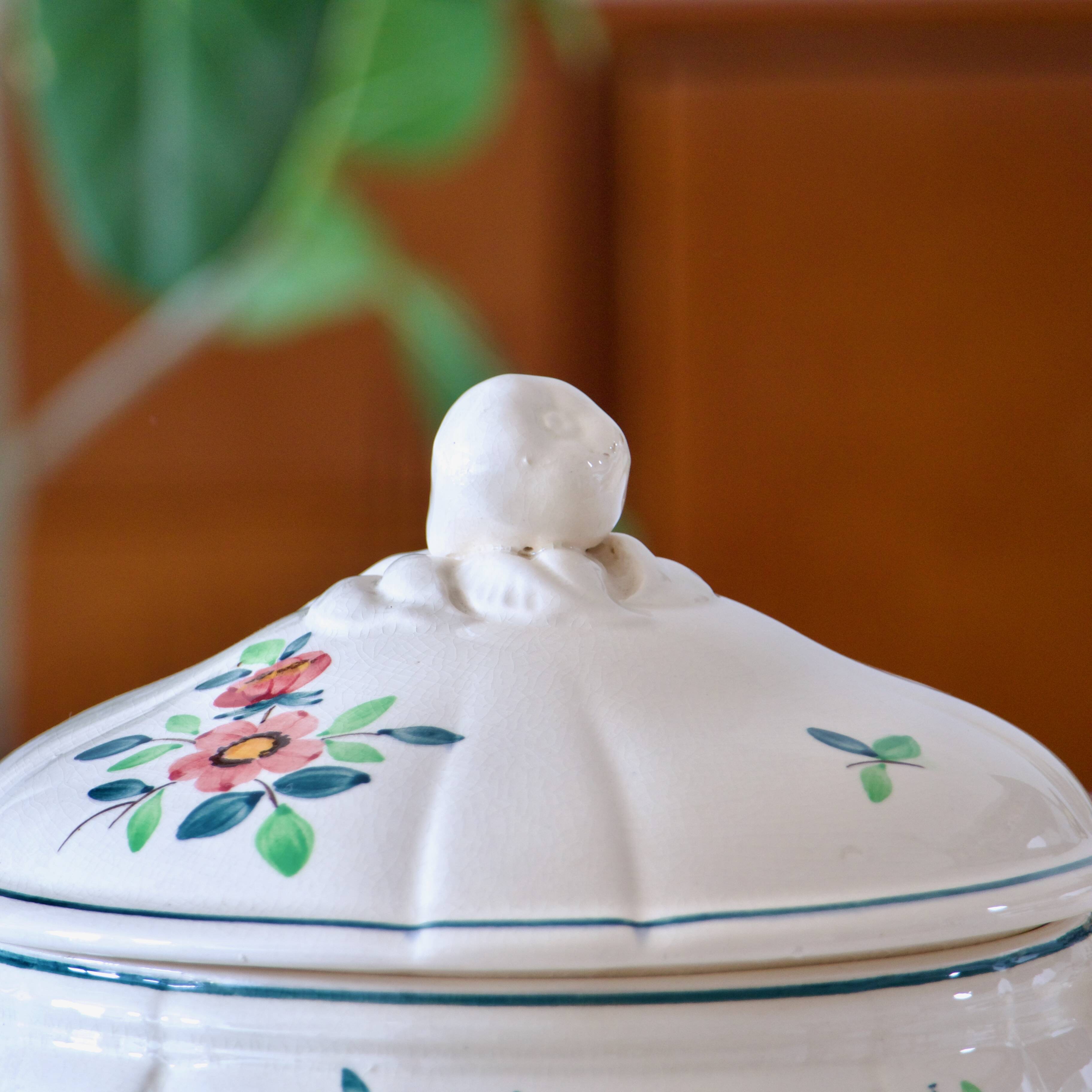 Old hand-painted Sarreguemines Amazonas soup tureen